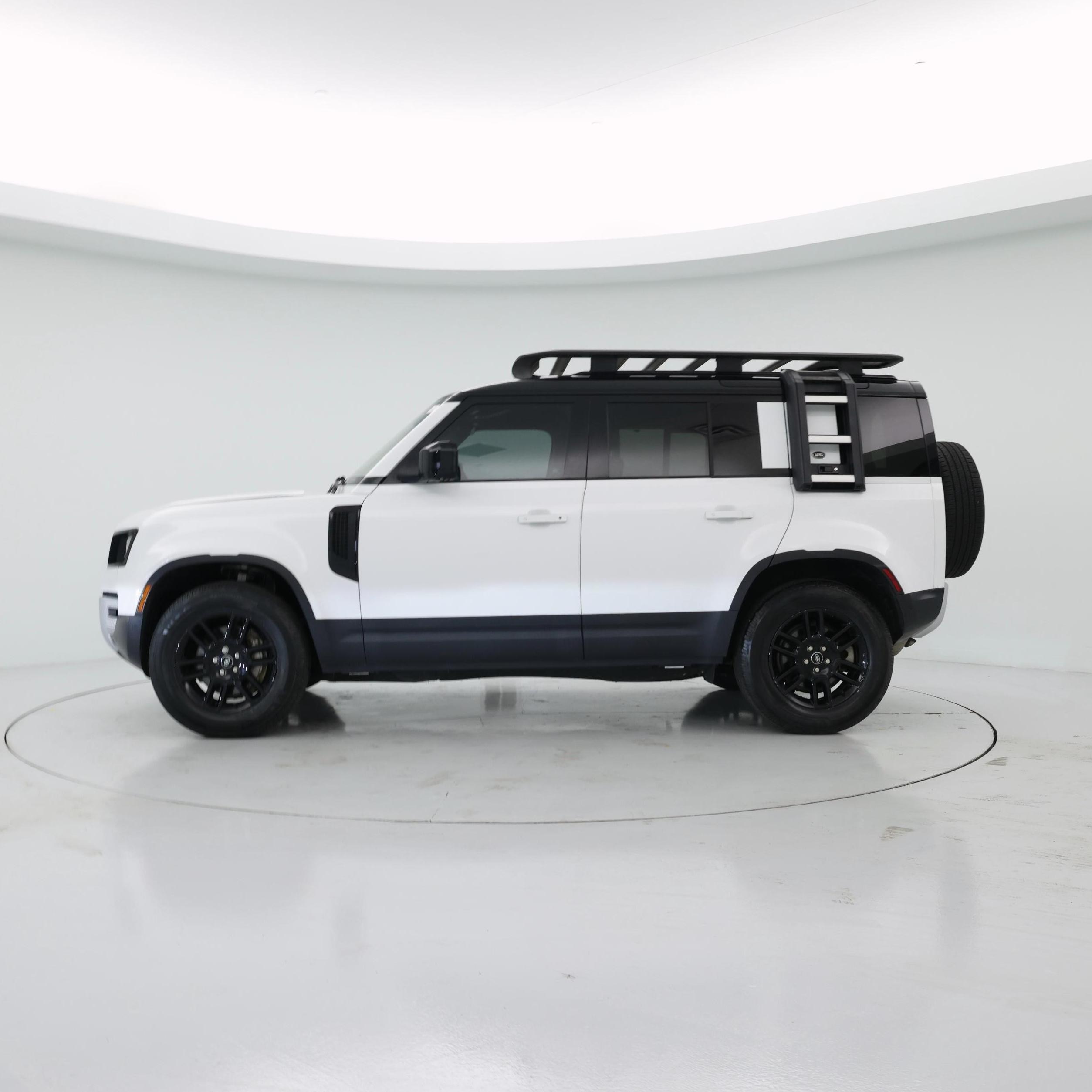 Thumbnail: 2022 Land Rover Defender - 3