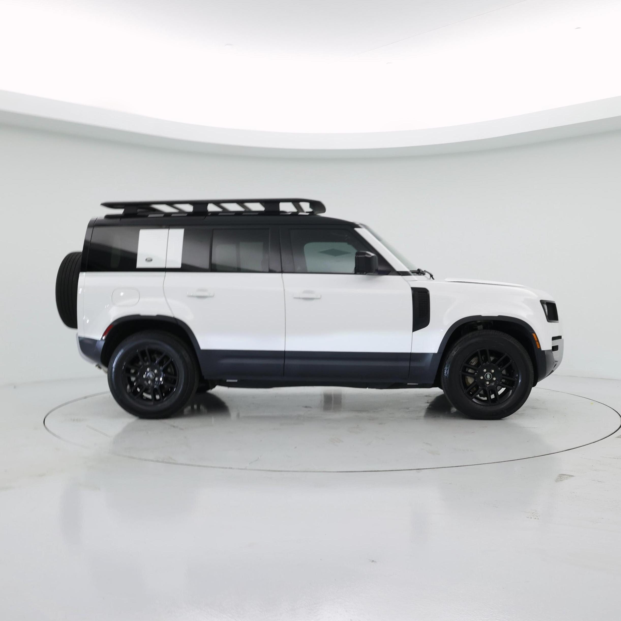 Thumbnail: 2022 Land Rover Defender - 7