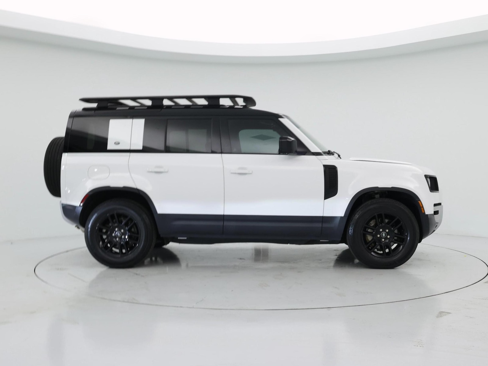 2022 Land Rover Defender SE - Photo 8