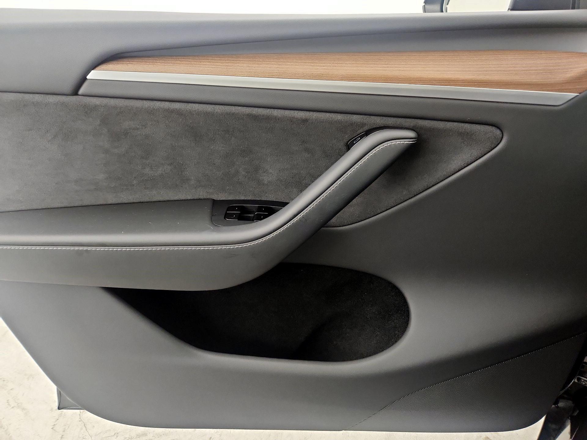 Thumbnail: 2025 Tesla Model Y - 12