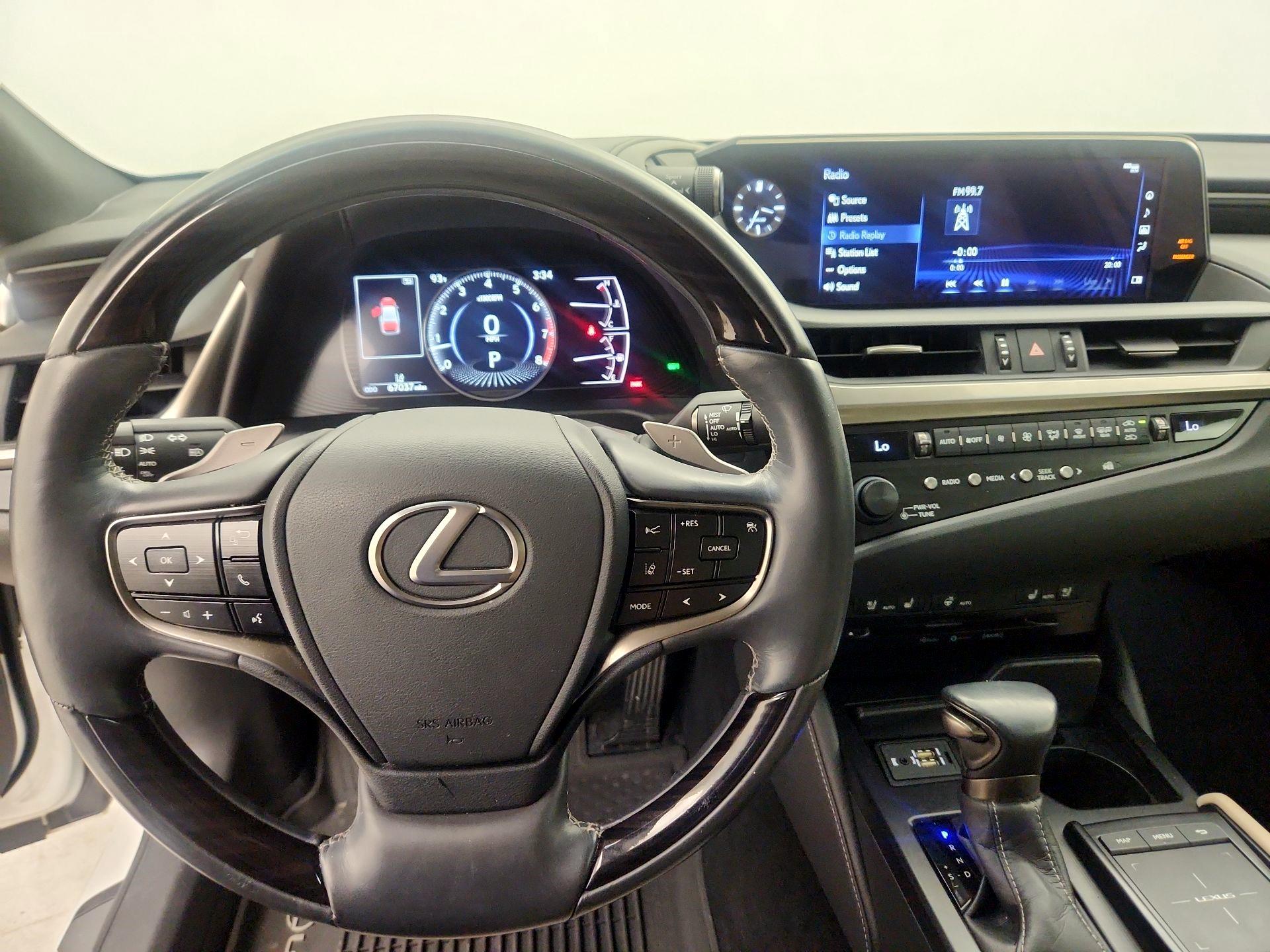 Thumbnail: 2020 Lexus ES - 9