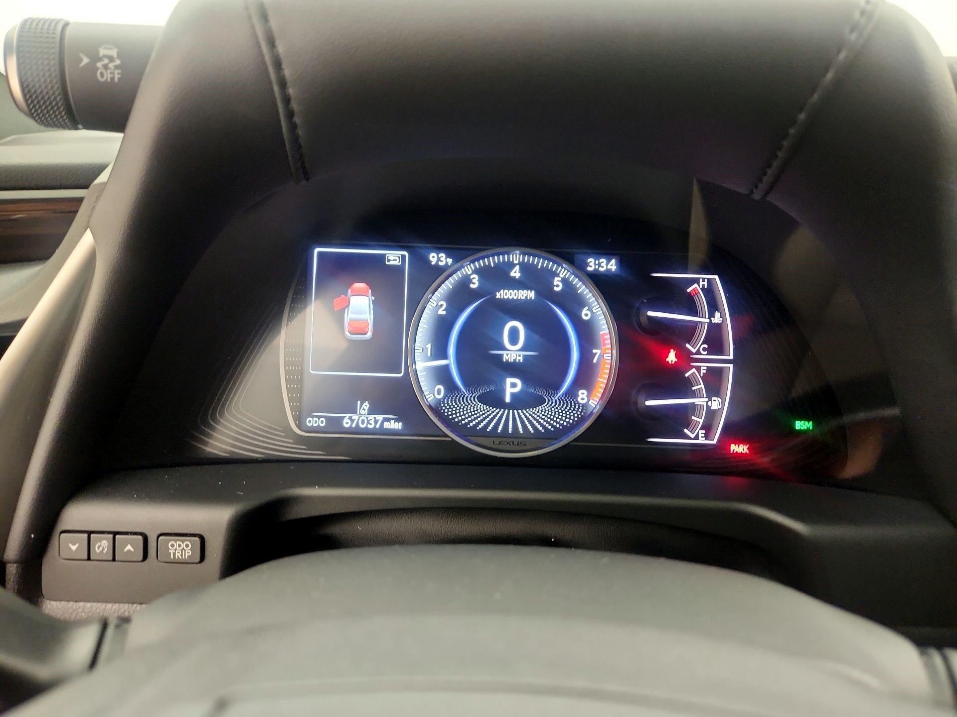 Thumbnail: 2020 Lexus ES - 10