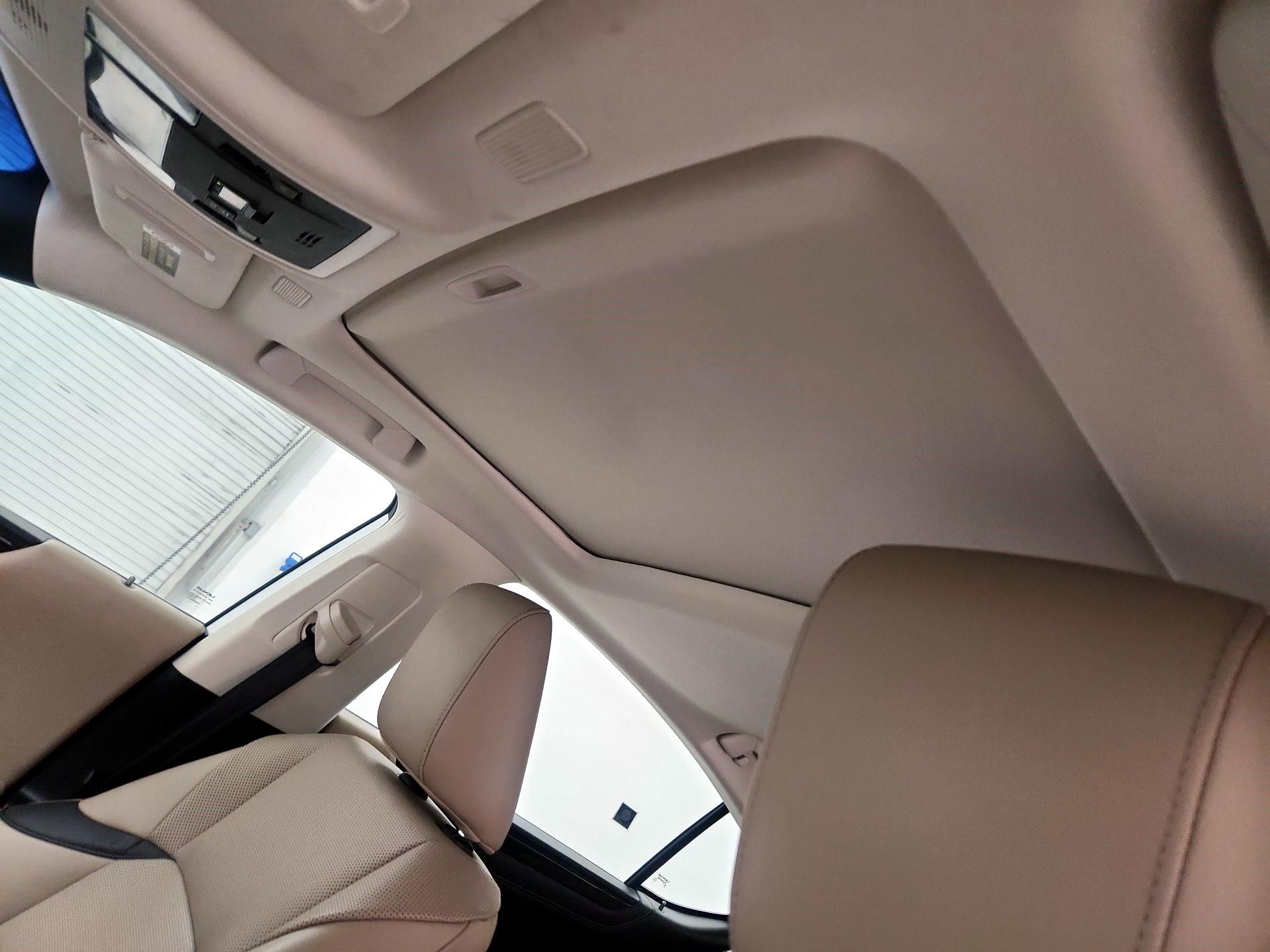 Thumbnail: 2020 Lexus ES - 19