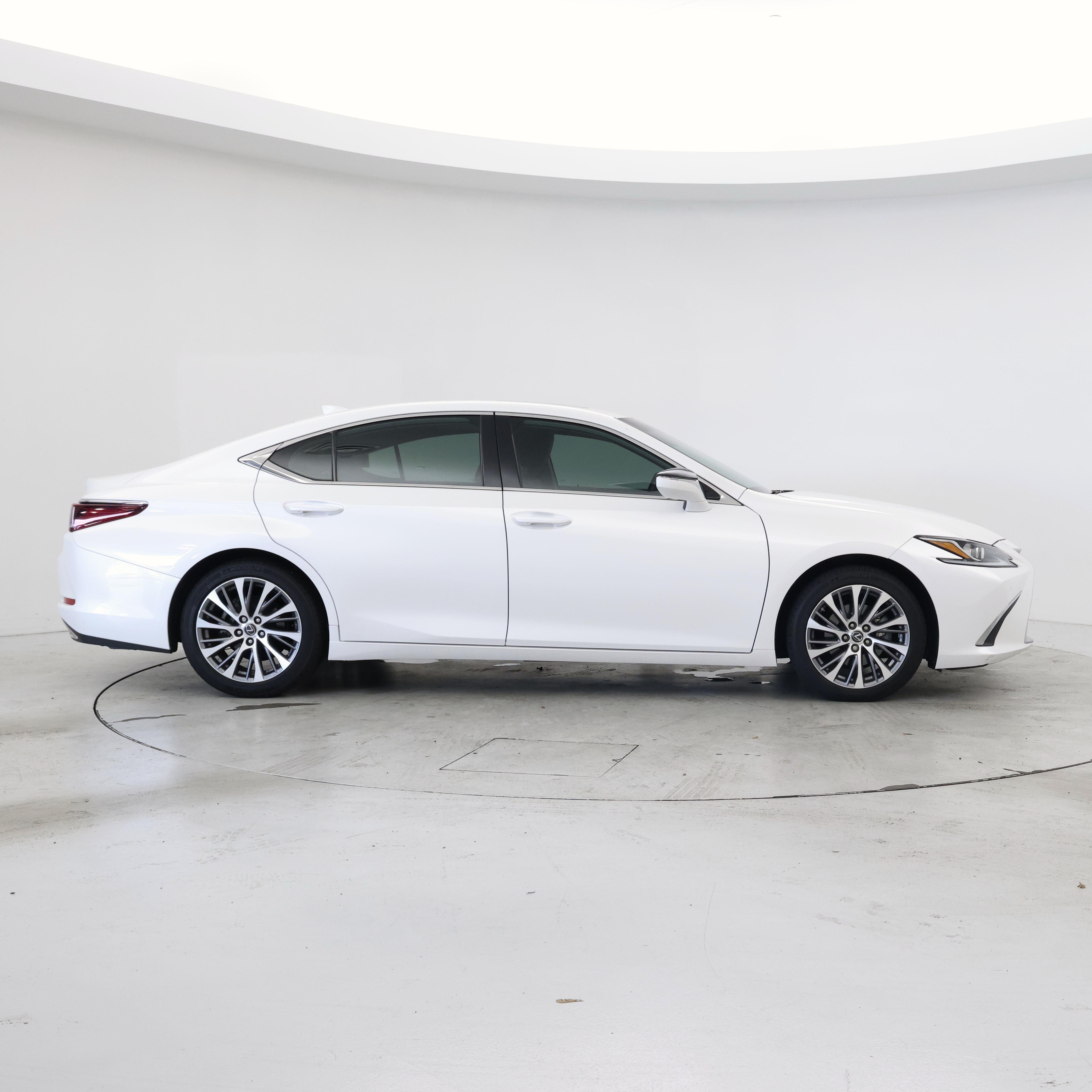 Thumbnail: 2020 Lexus ES - 7