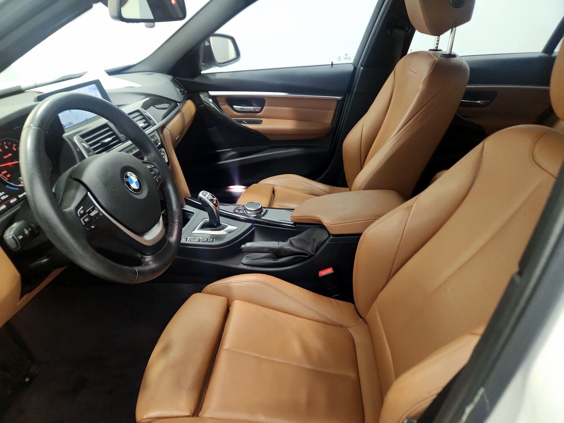 Thumbnail: 2016 BMW 3 Series - 11