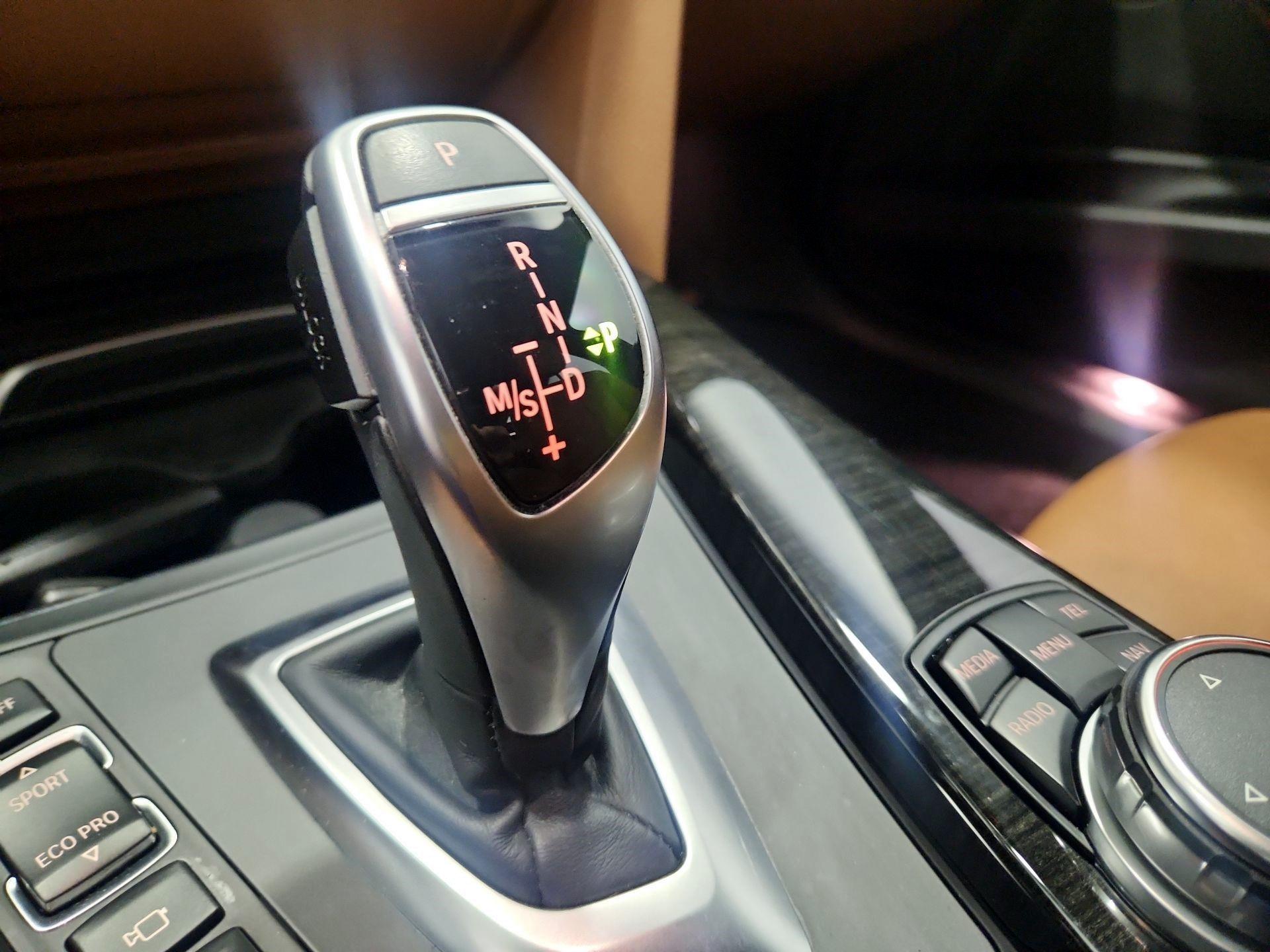 Thumbnail: 2016 BMW 3 Series - 18