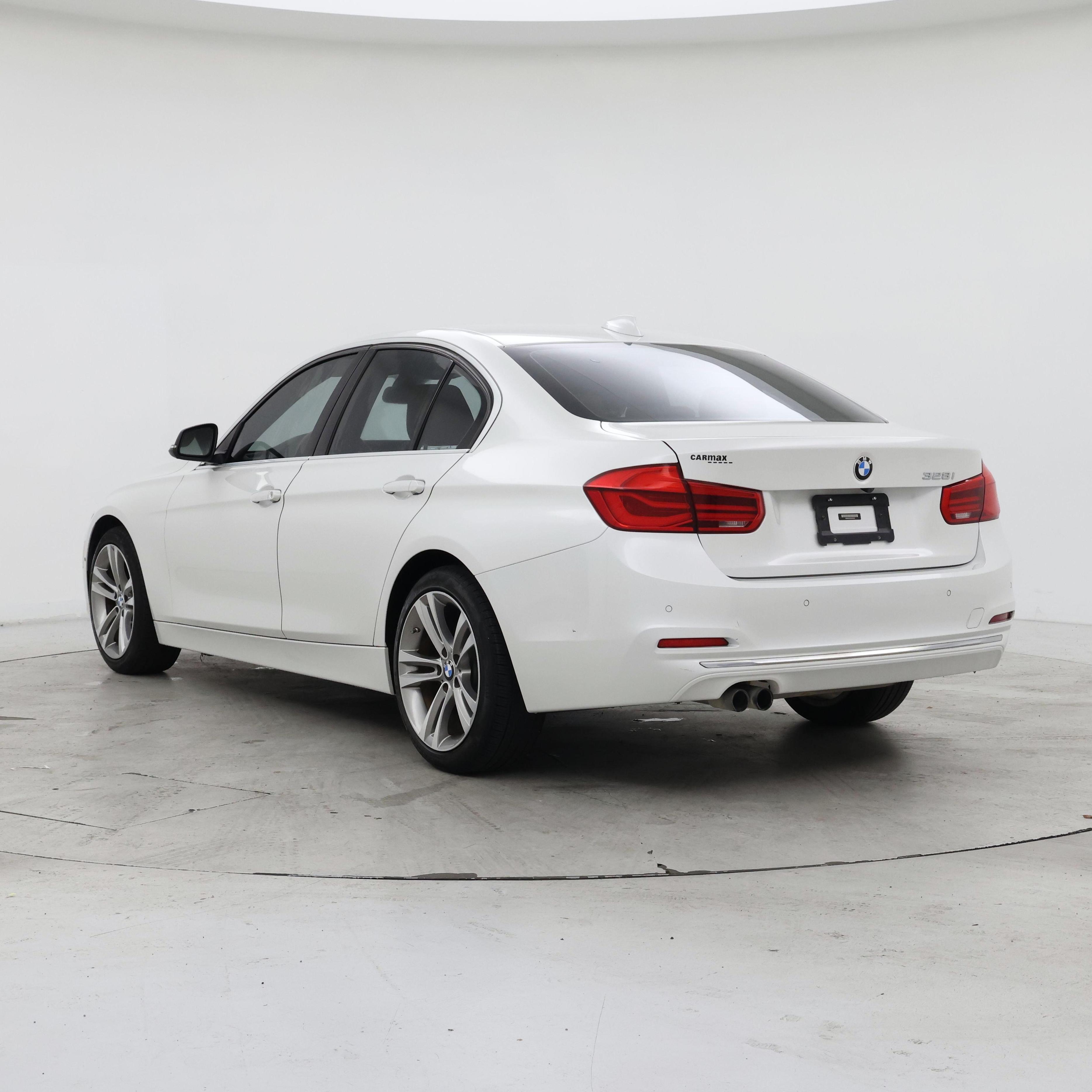 Thumbnail: 2016 BMW 3 Series - 2