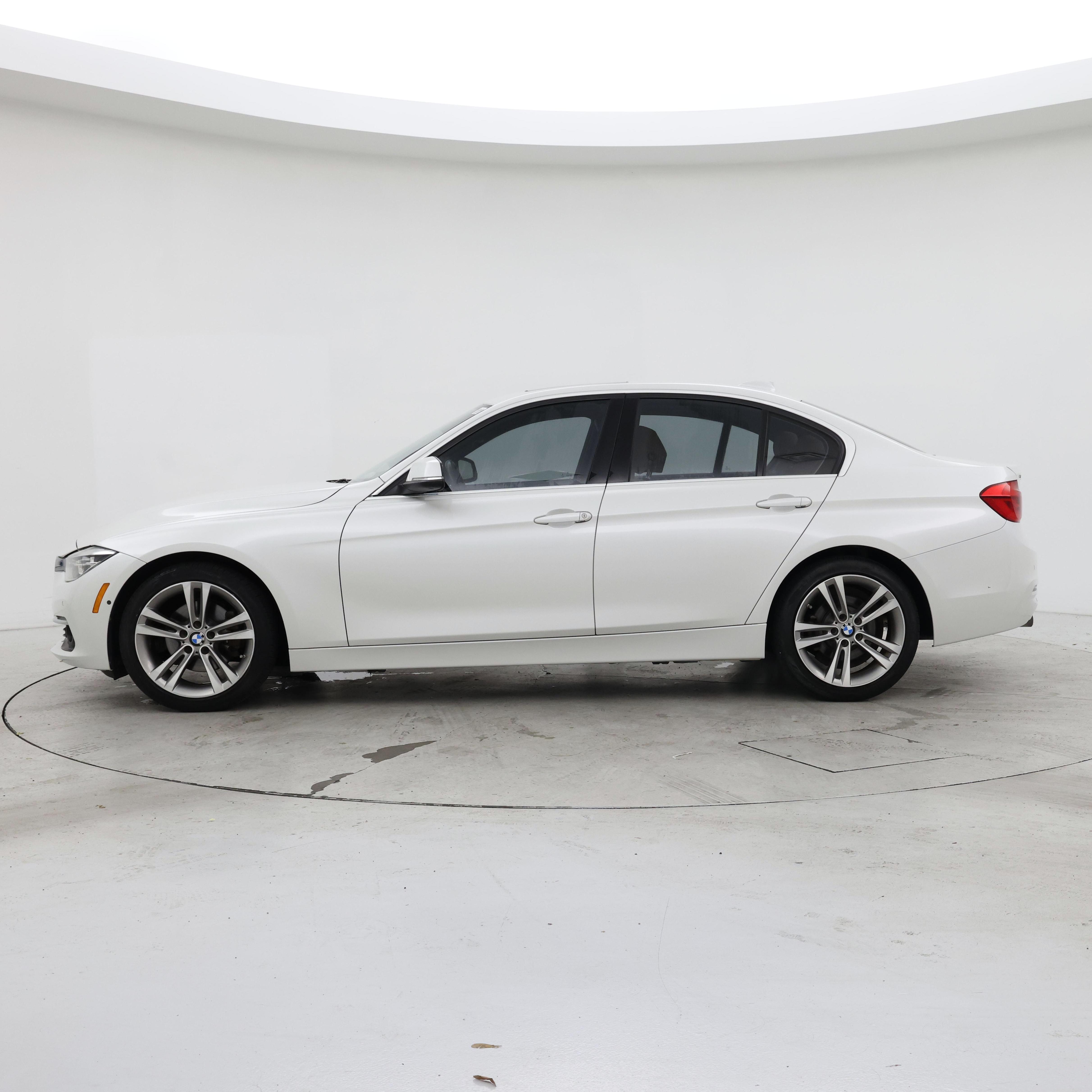 Thumbnail: 2016 BMW 3 Series - 3