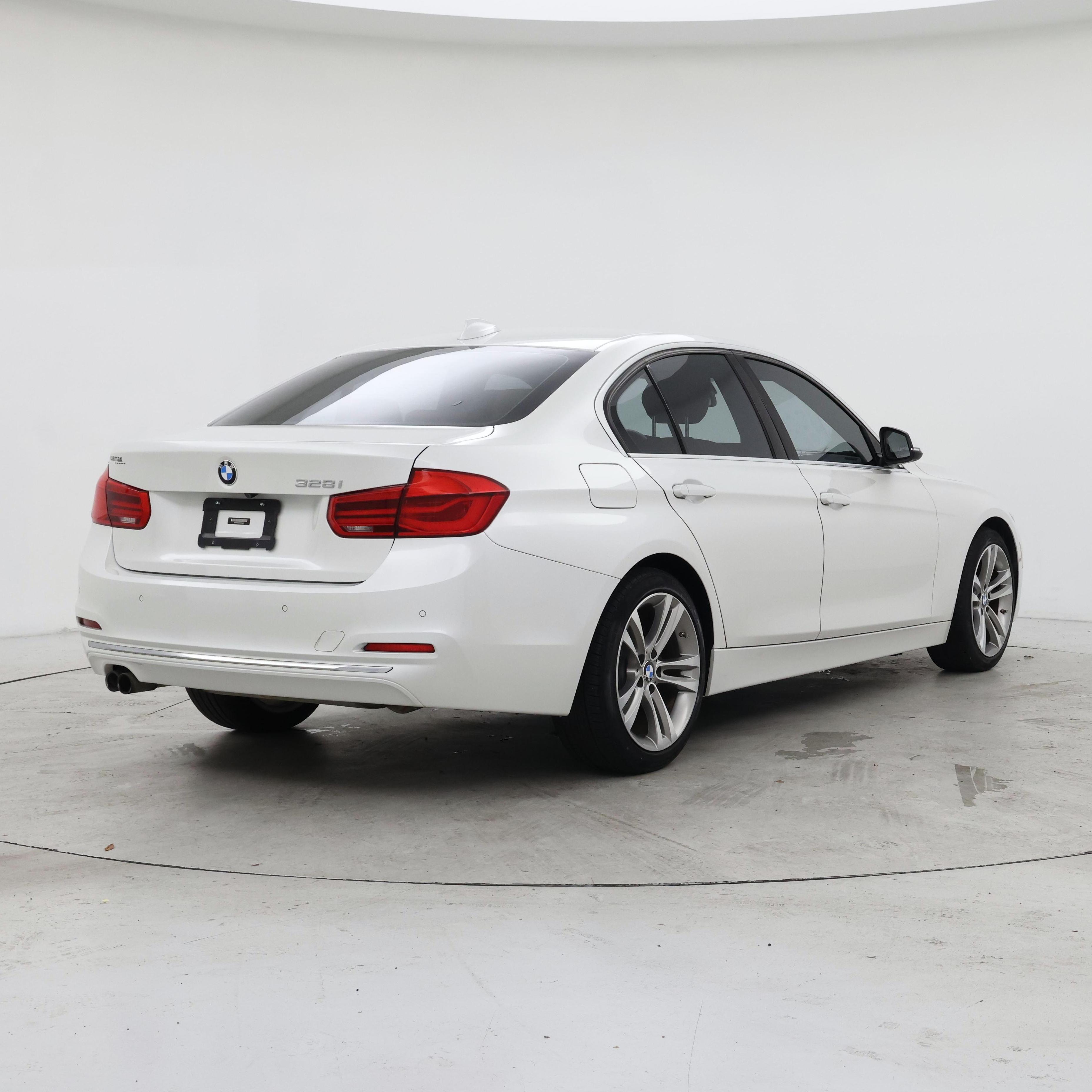 Thumbnail: 2016 BMW 3 Series - 8