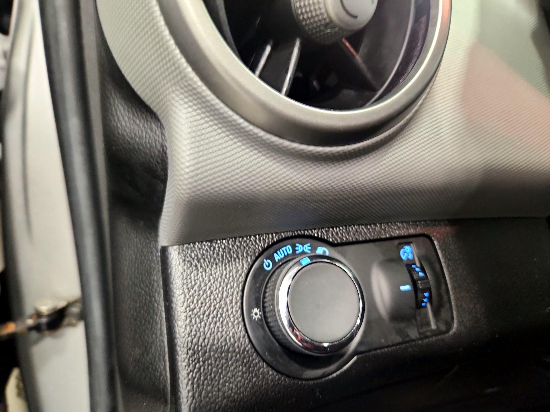 Thumbnail: 2014 Chevrolet Sonic - 13