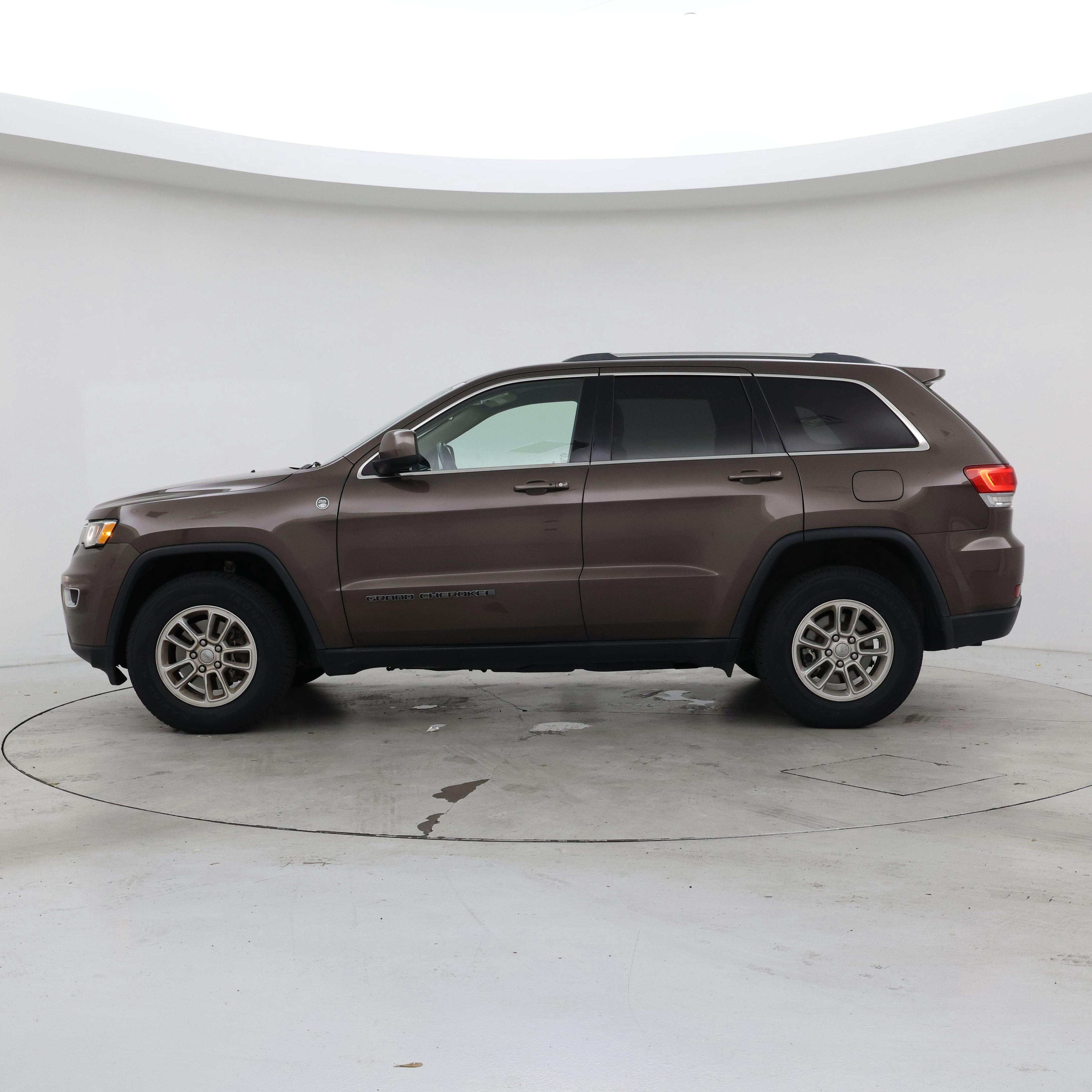 Thumbnail: 2019 Jeep Grand Cherokee - 3