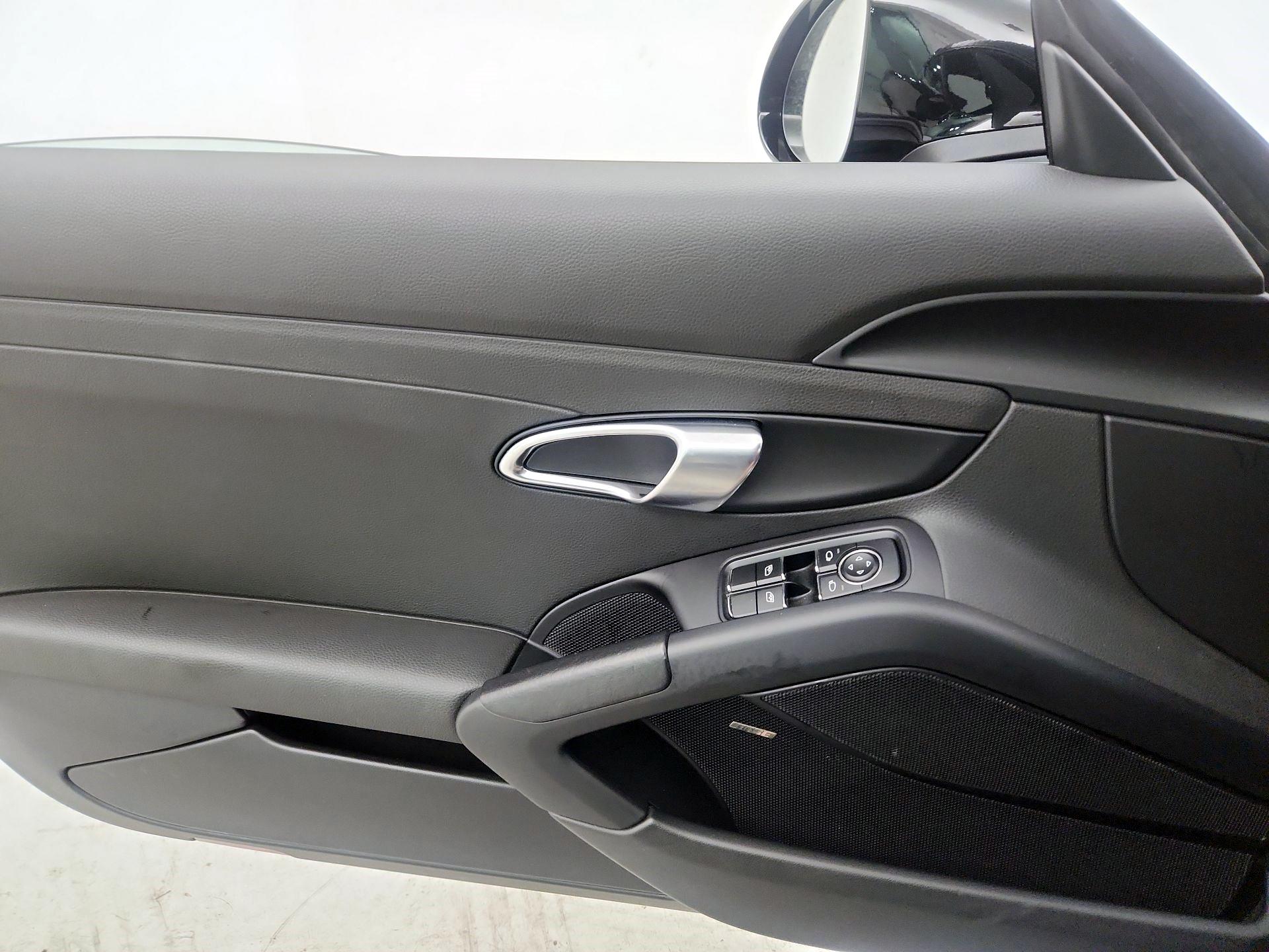 Thumbnail: 2019 Porsche 718 Cayman - 12