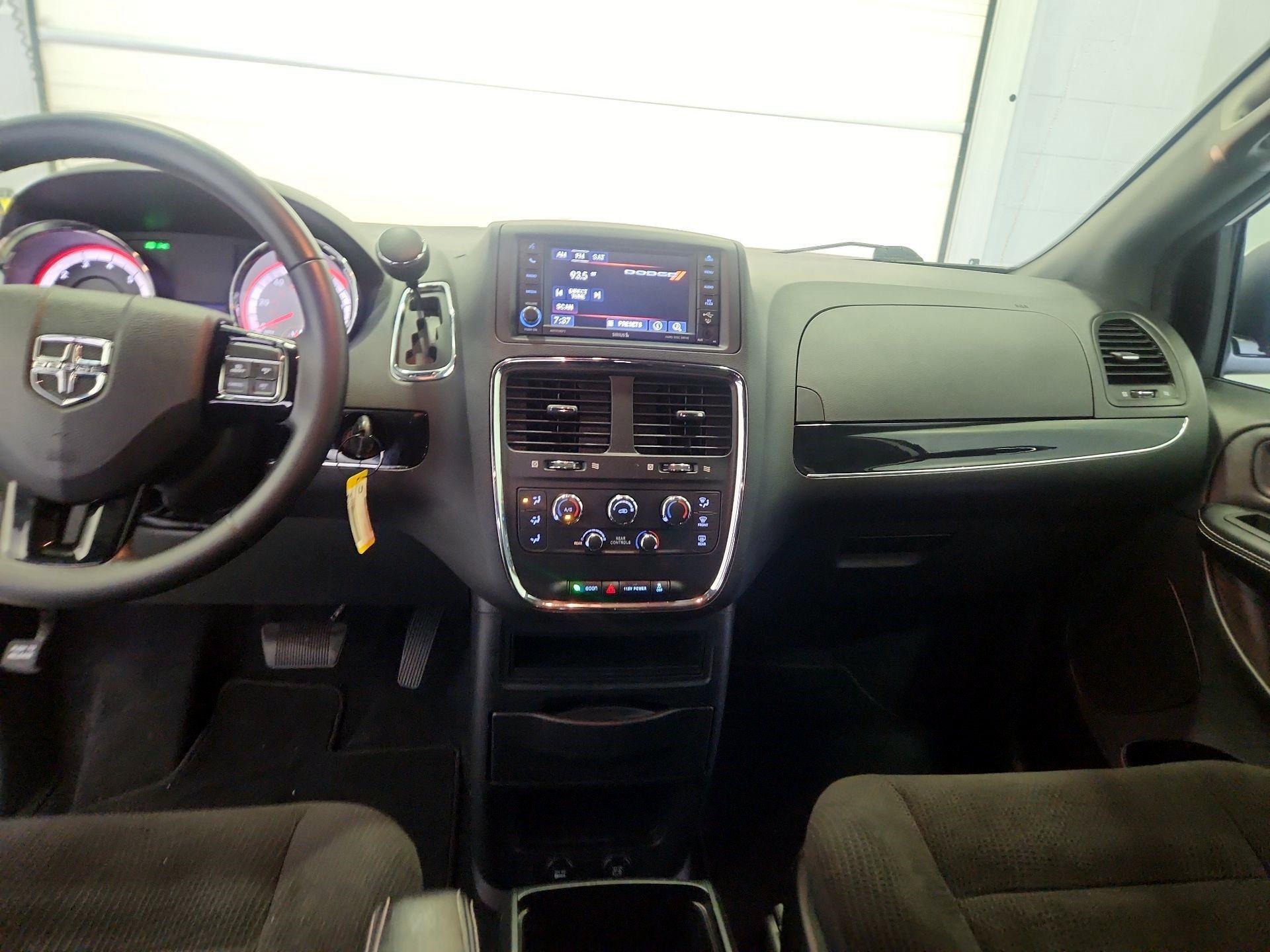Thumbnail: 2019 Dodge Grand Caravan - 9
