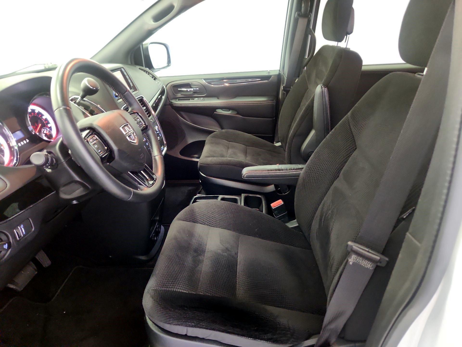 Thumbnail: 2019 Dodge Grand Caravan - 11