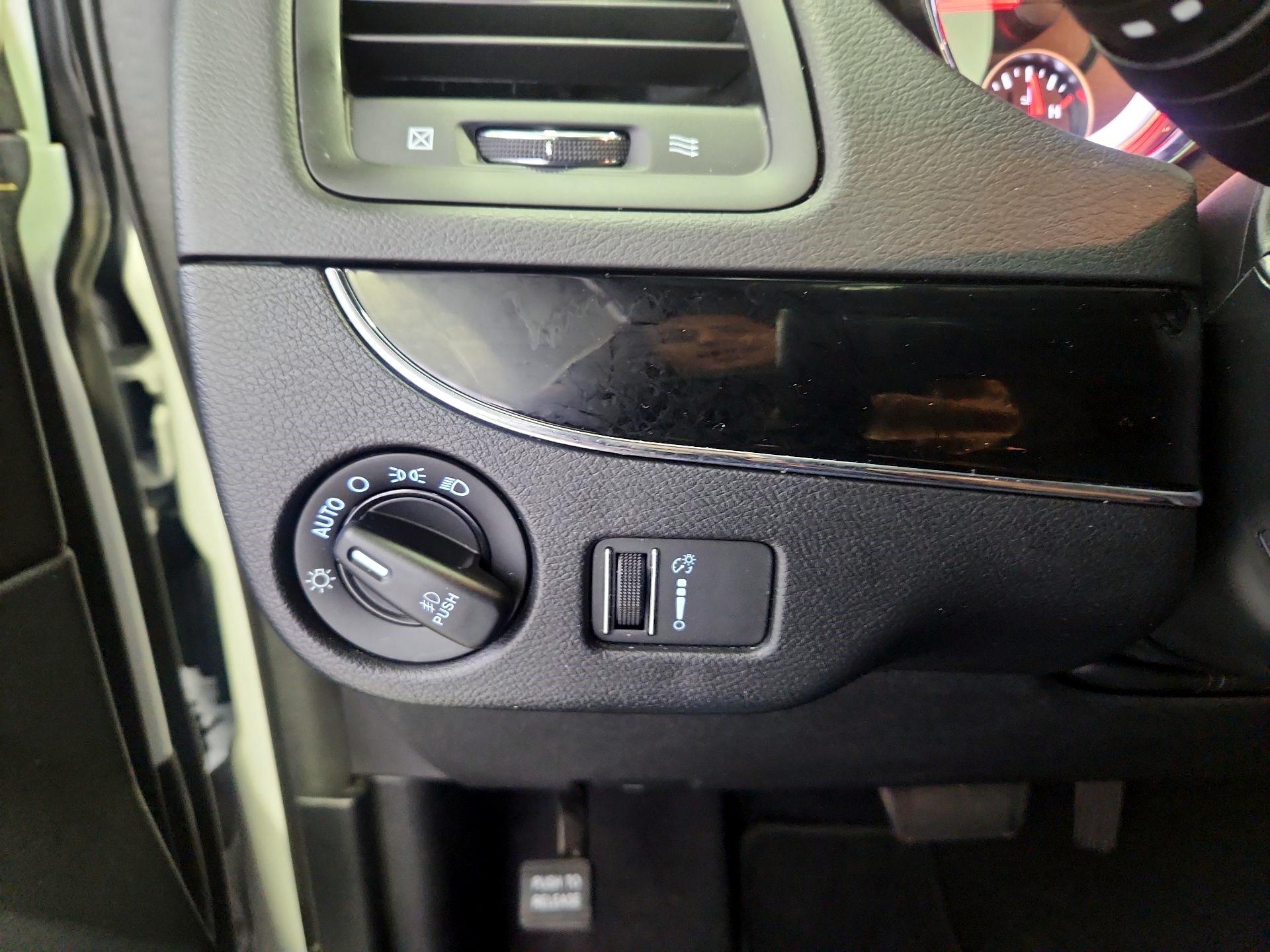 Thumbnail: 2019 Dodge Grand Caravan - 13