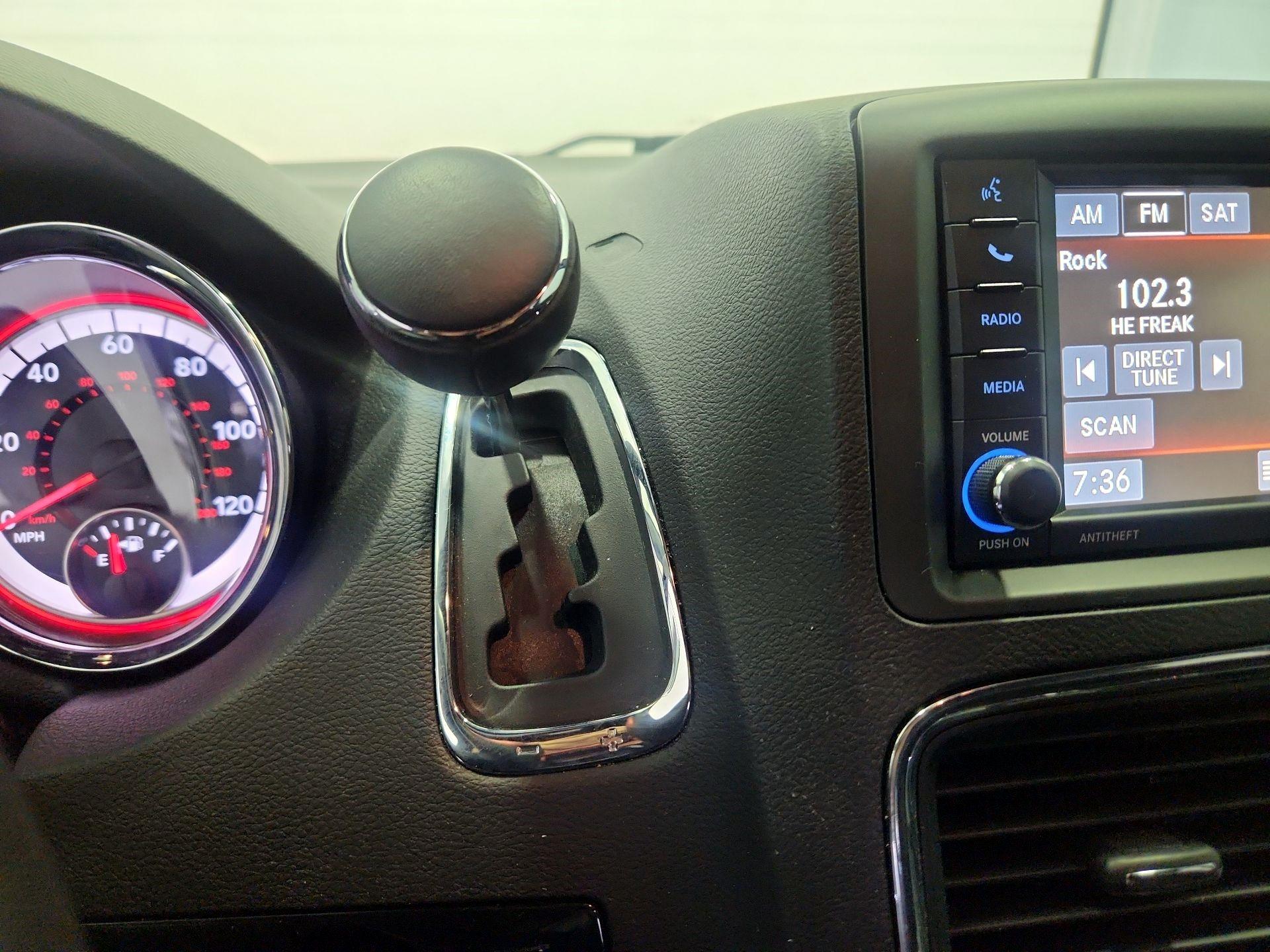 Thumbnail: 2019 Dodge Grand Caravan - 17