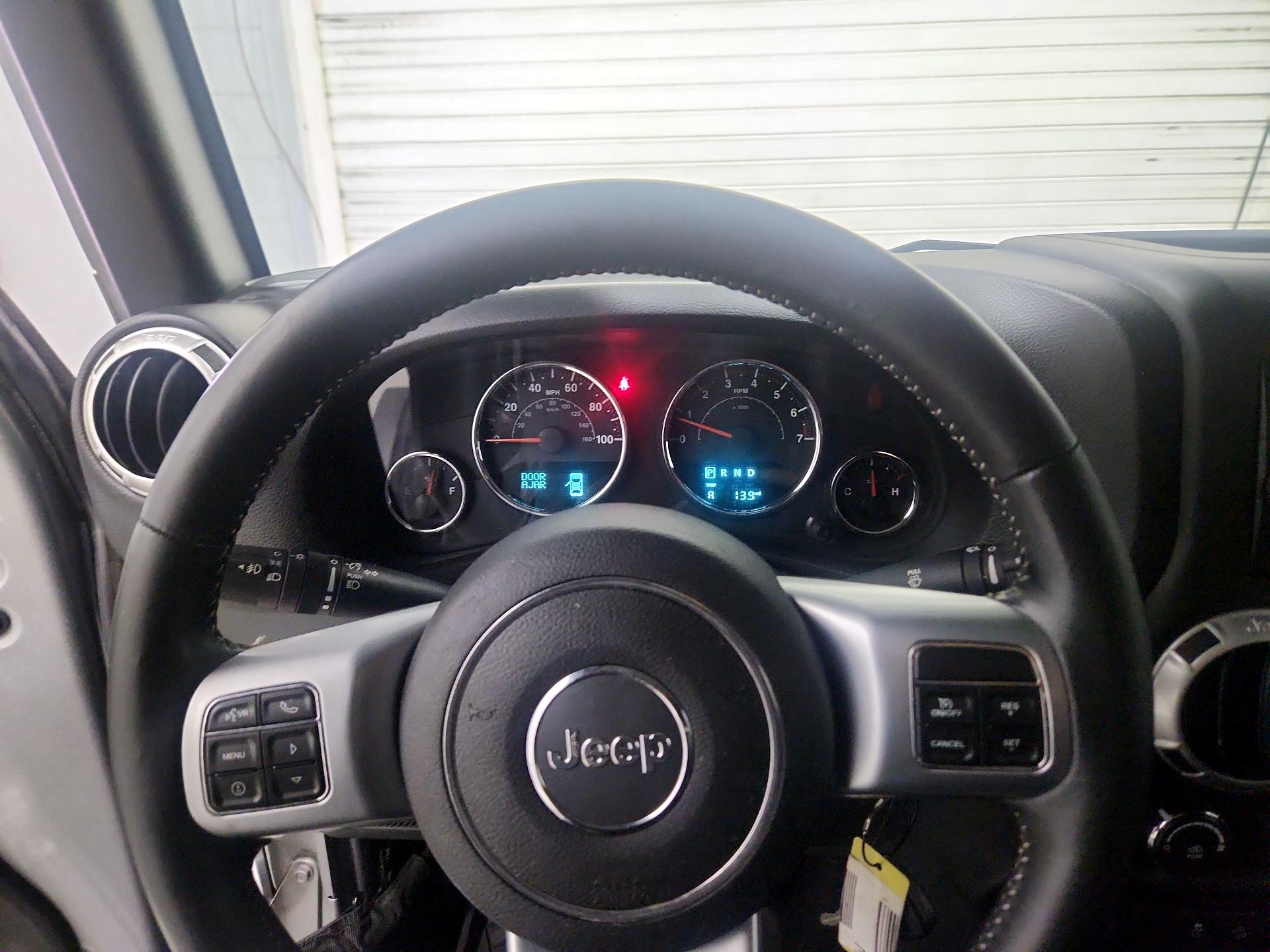 Thumbnail: 2015 Jeep Wrangler - 10