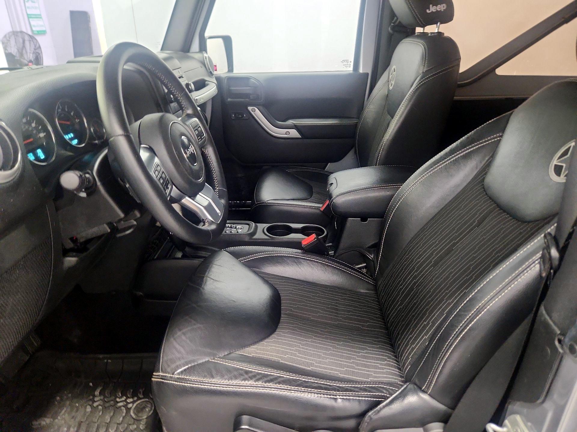 Thumbnail: 2015 Jeep Wrangler - 11