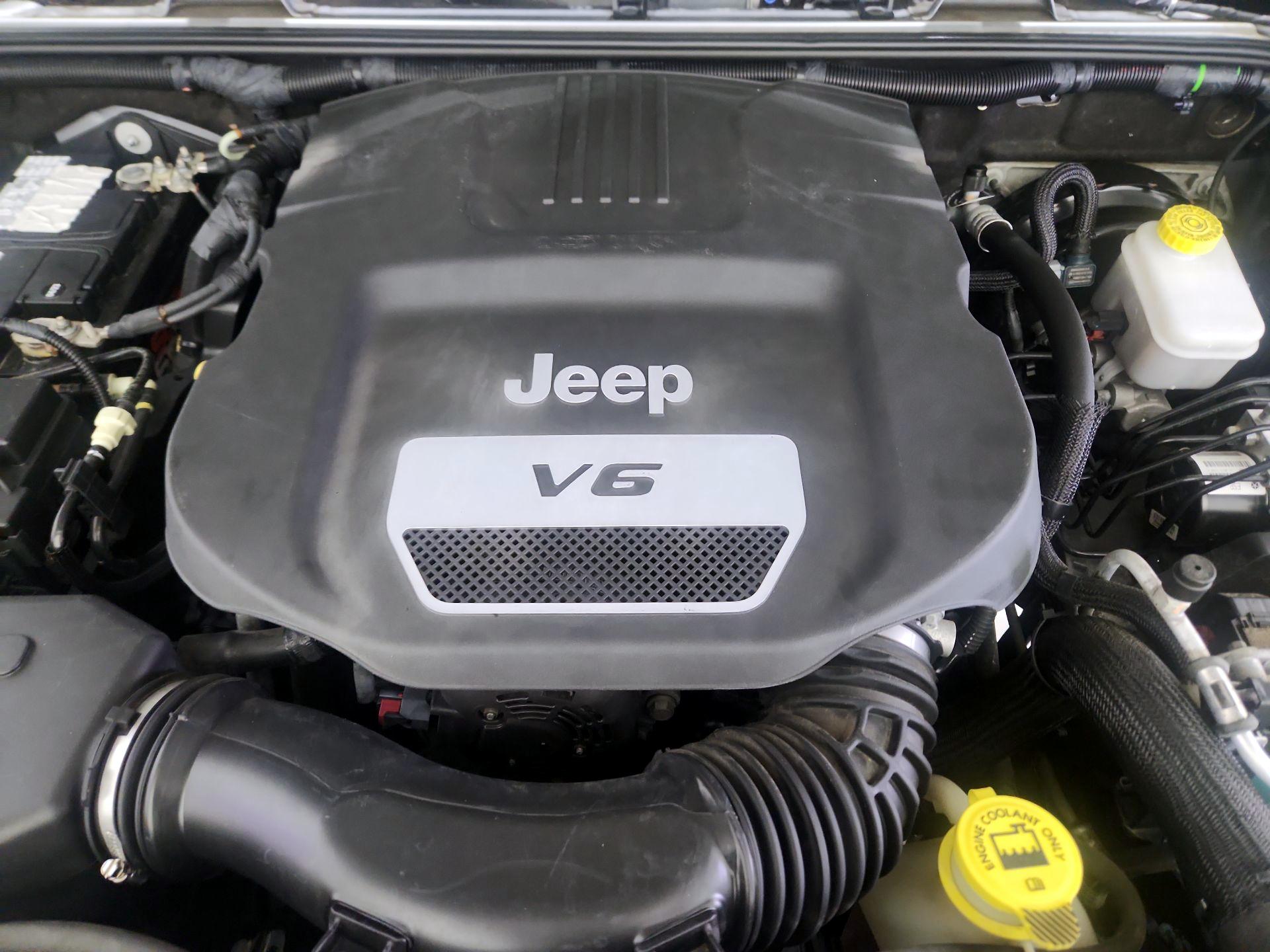 Thumbnail: 2015 Jeep Wrangler - 19