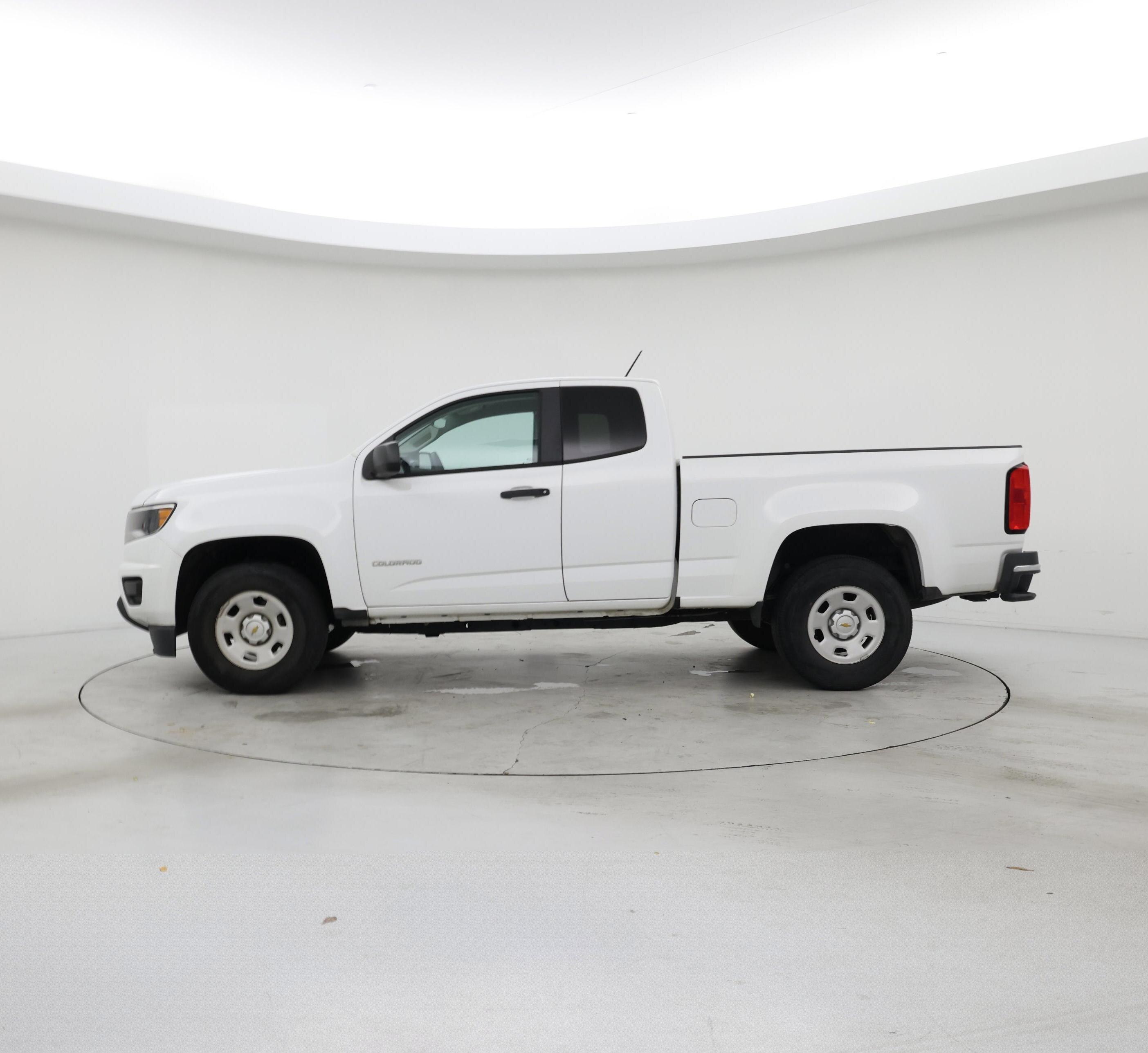 Thumbnail: 2019 Chevrolet Colorado - 3