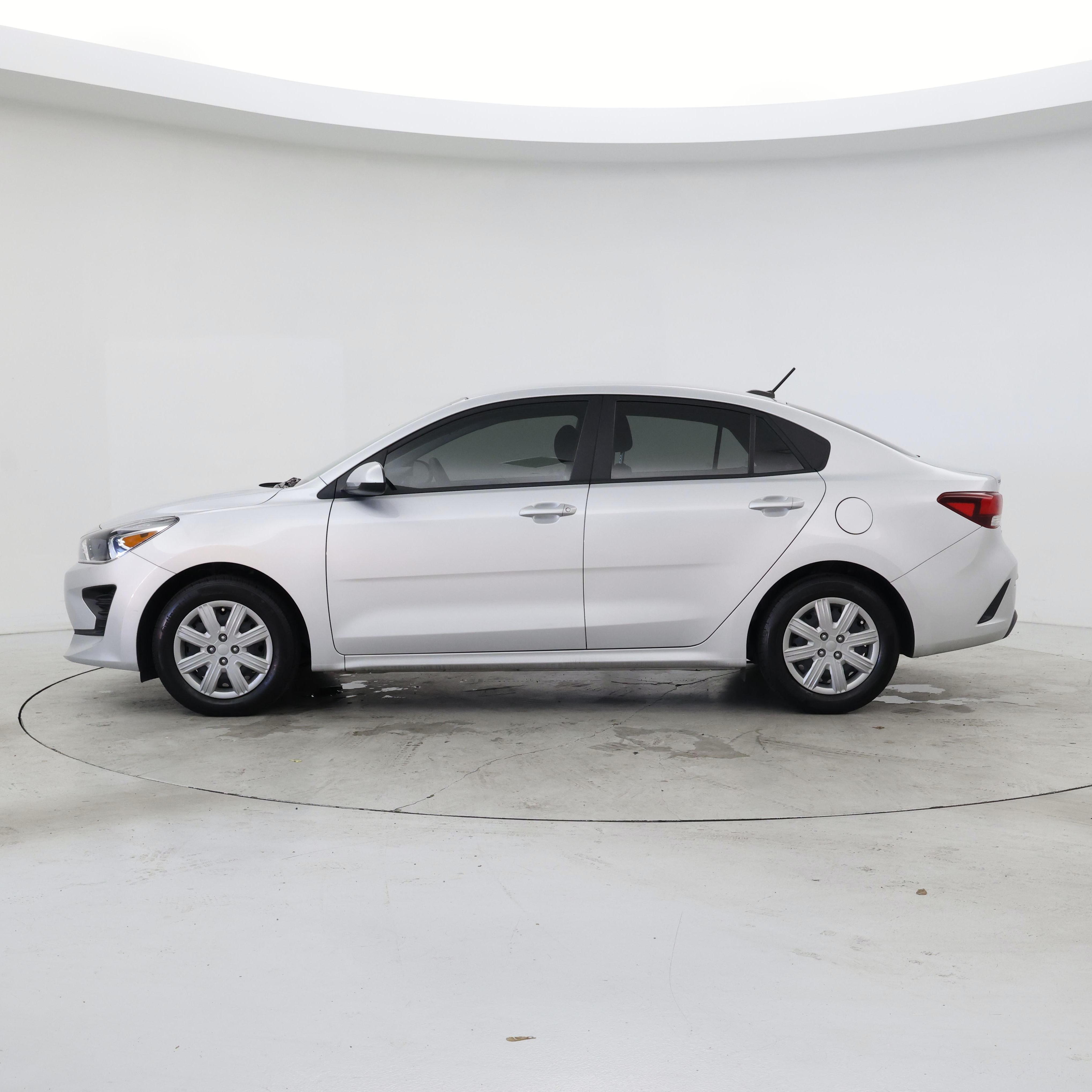 Thumbnail: 2023 Kia Rio - 3