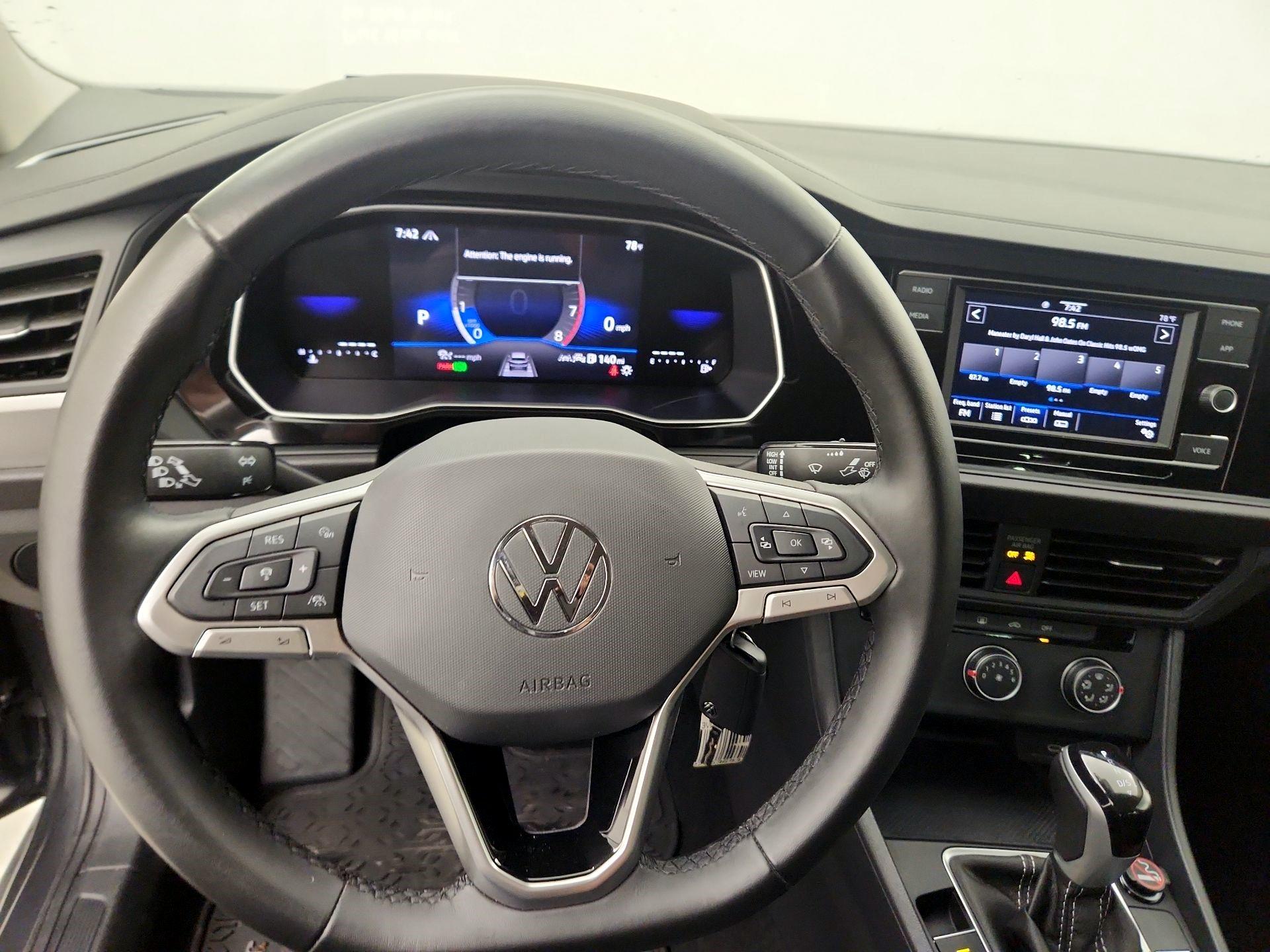 Thumbnail: 2024 Volkswagen Jetta - 9