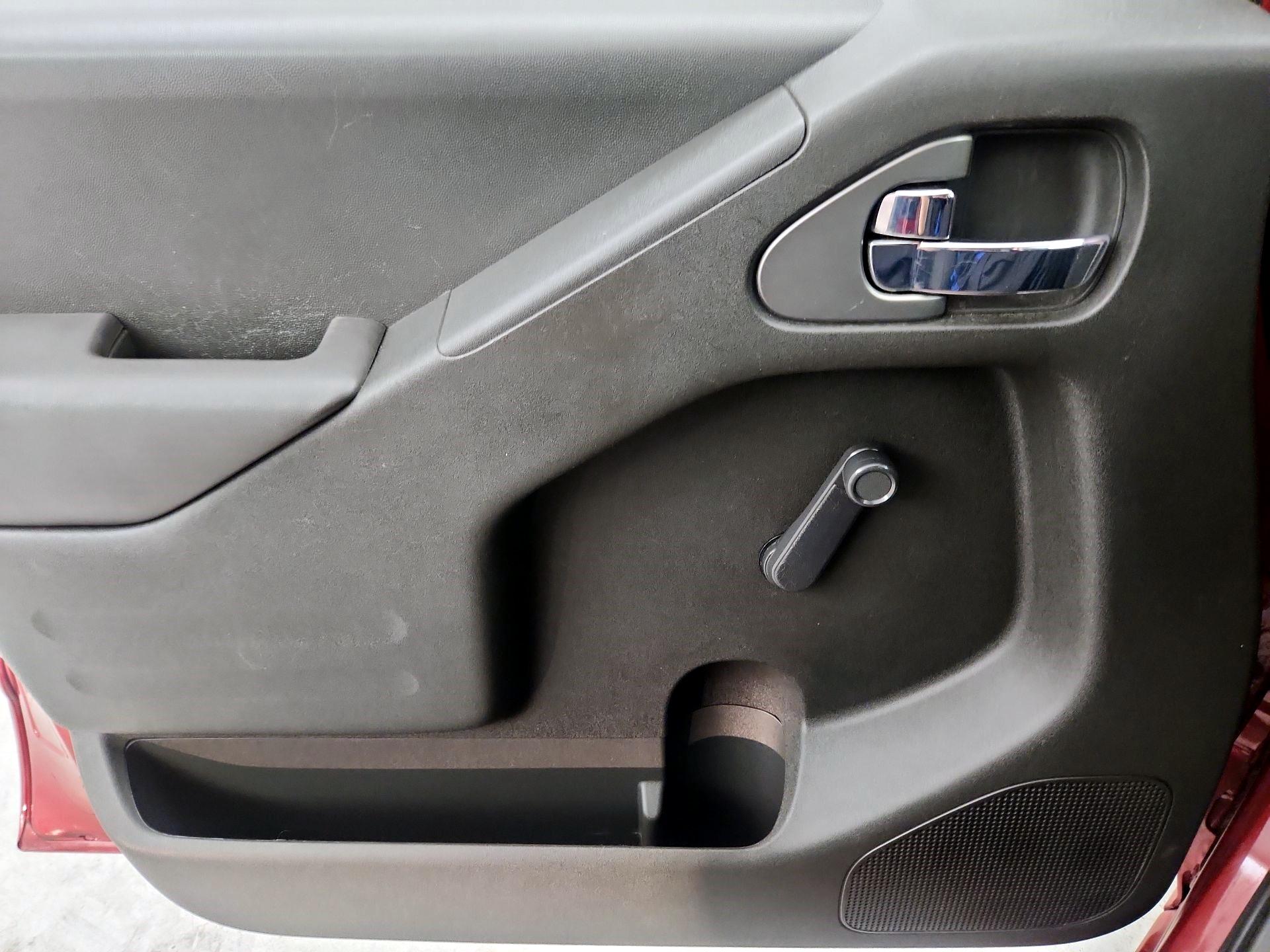 Thumbnail: 2015 Nissan Frontier - 12