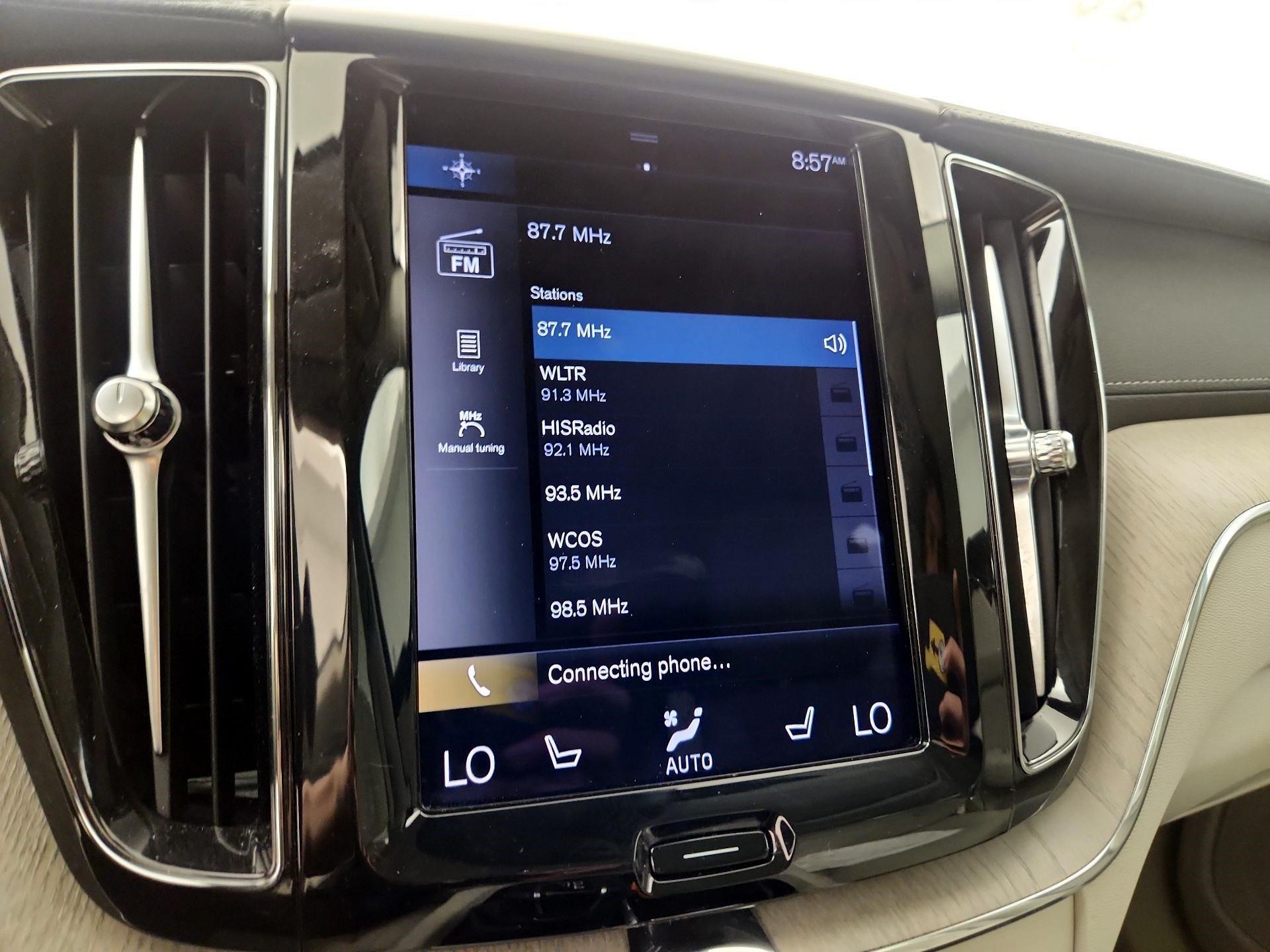 Thumbnail: 2021 Volvo XC60 - 16