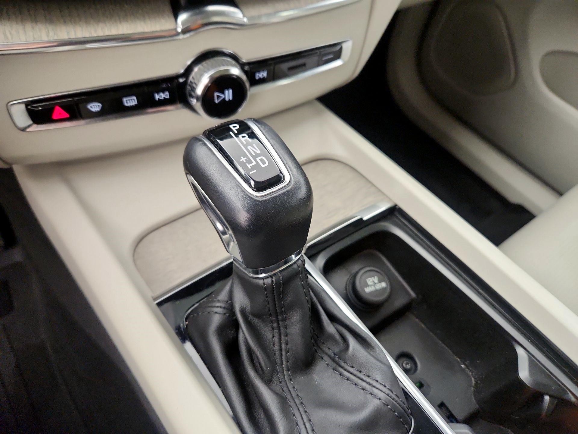 Thumbnail: 2021 Volvo XC60 - 18