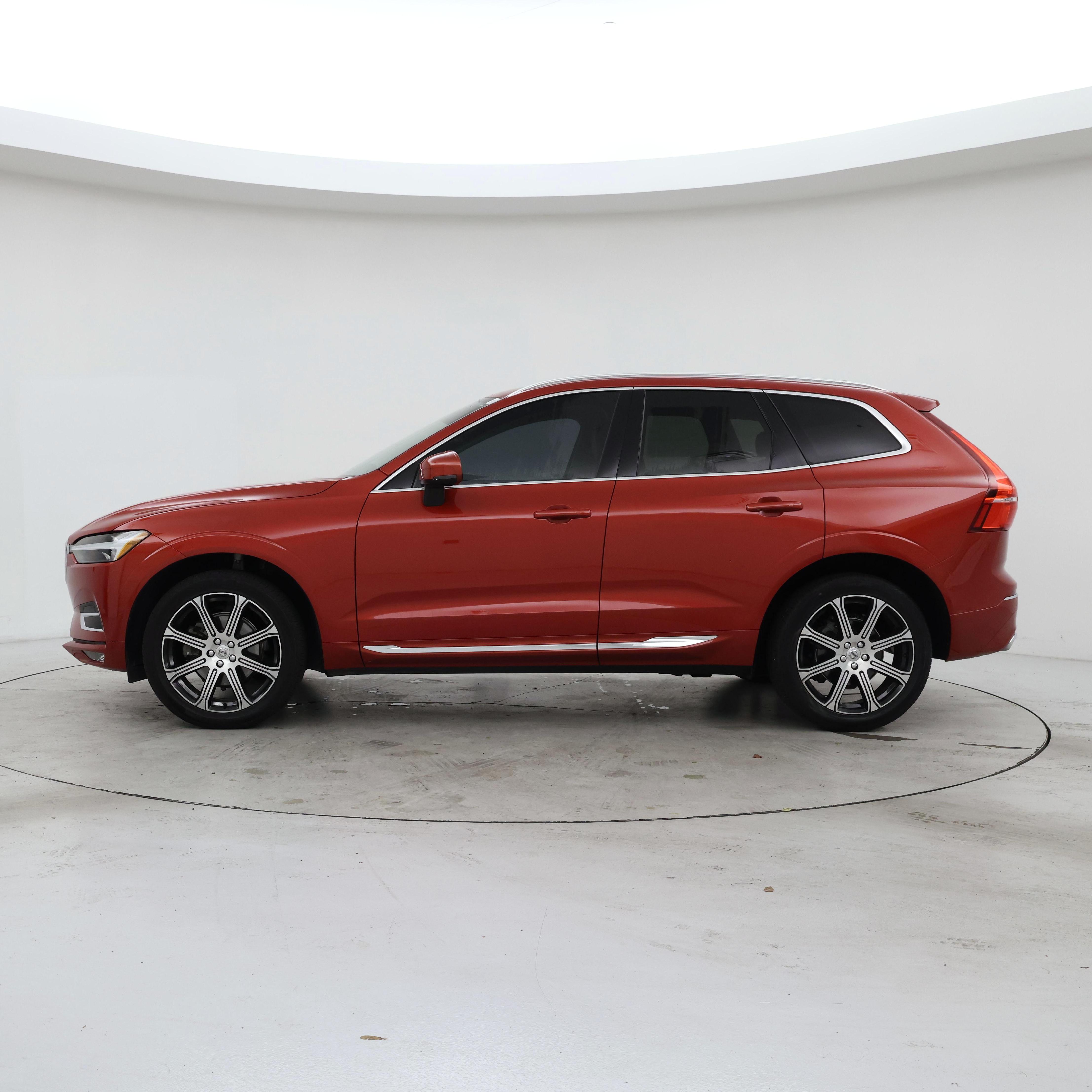 Thumbnail: 2021 Volvo XC60 - 3