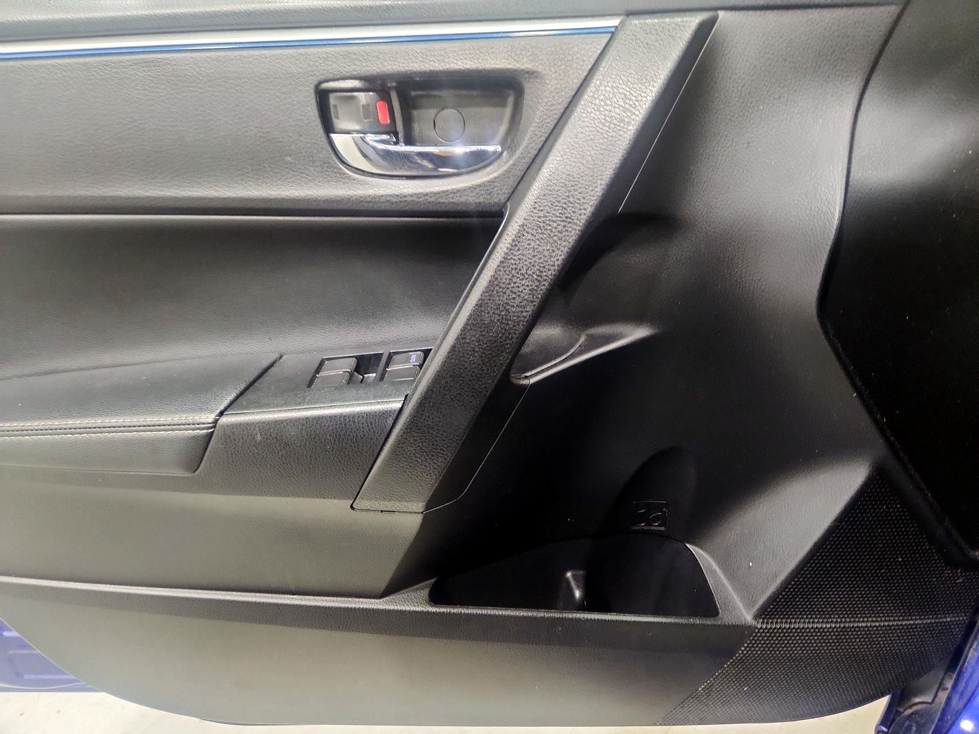 Thumbnail: 2016 Toyota Corolla - 12