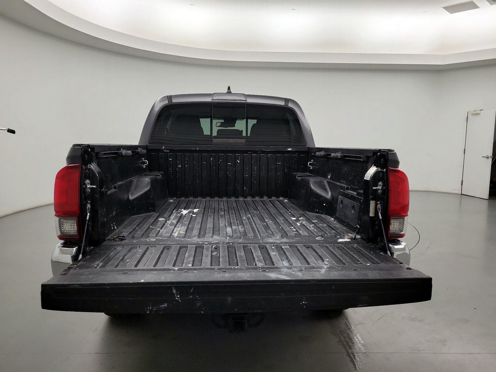 Thumbnail: 2021 Toyota Tacoma - 18