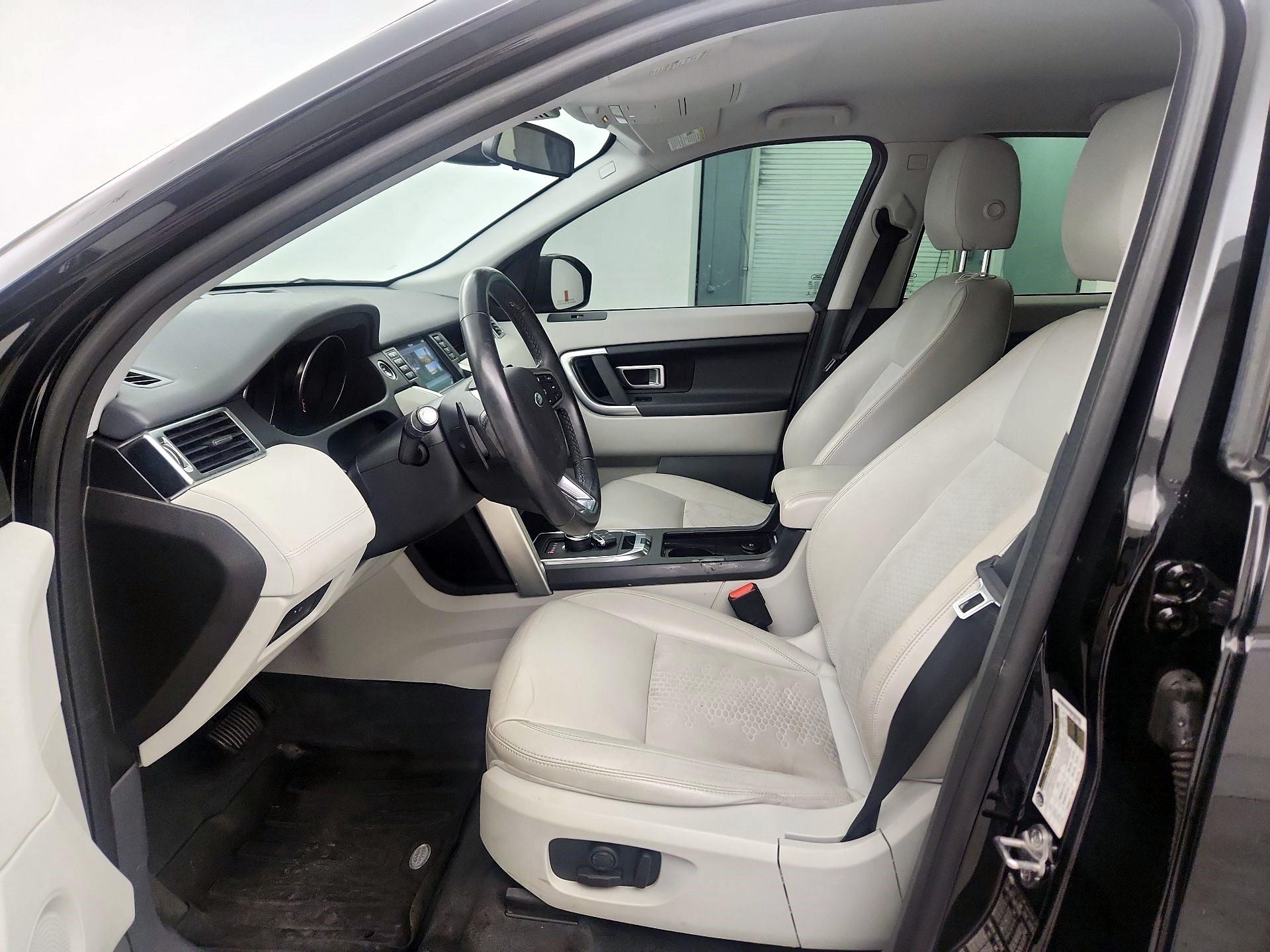 Thumbnail: 2019 Land Rover Discovery Sport - 9