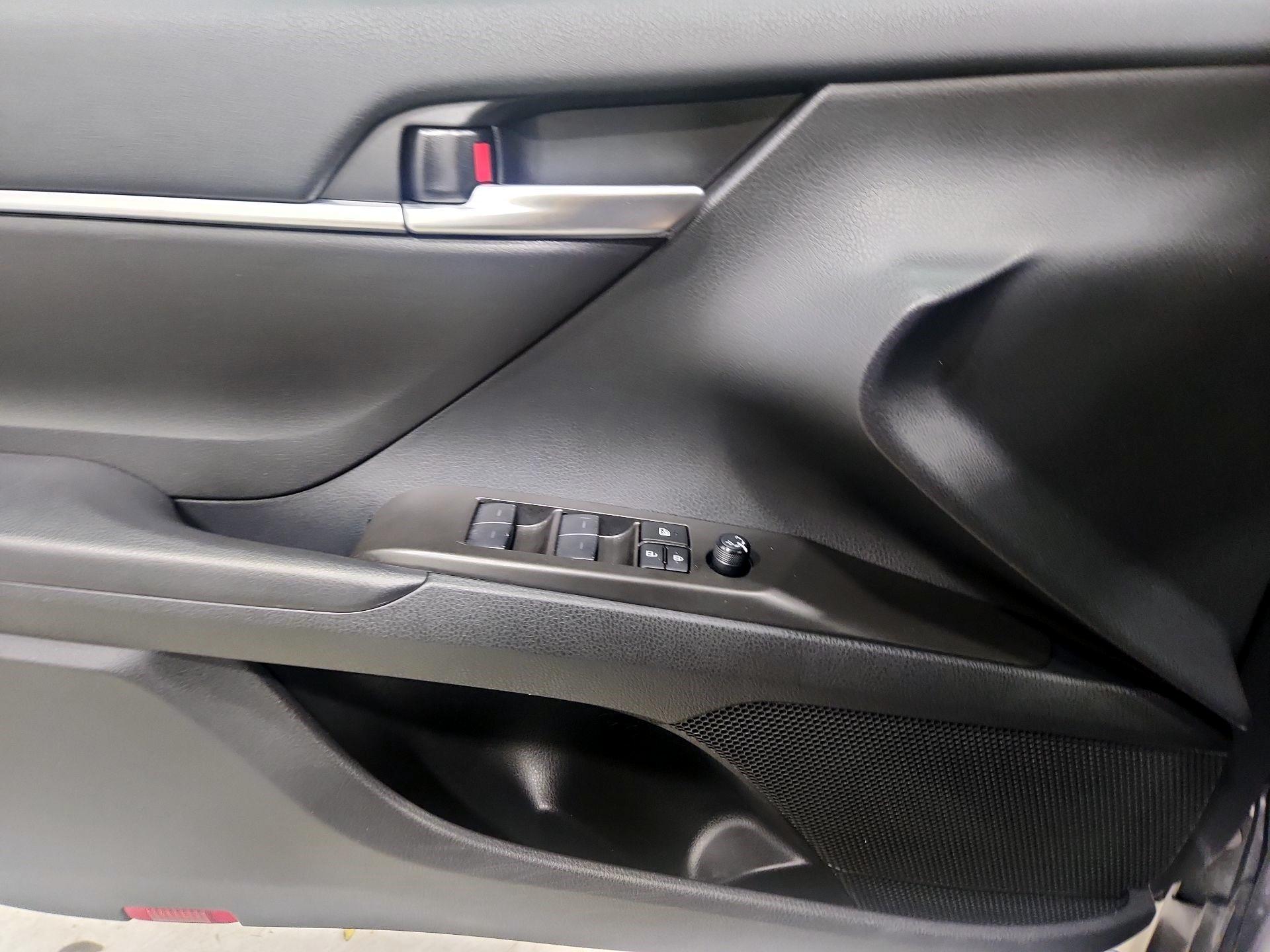 Thumbnail: 2023 Toyota Camry - 12