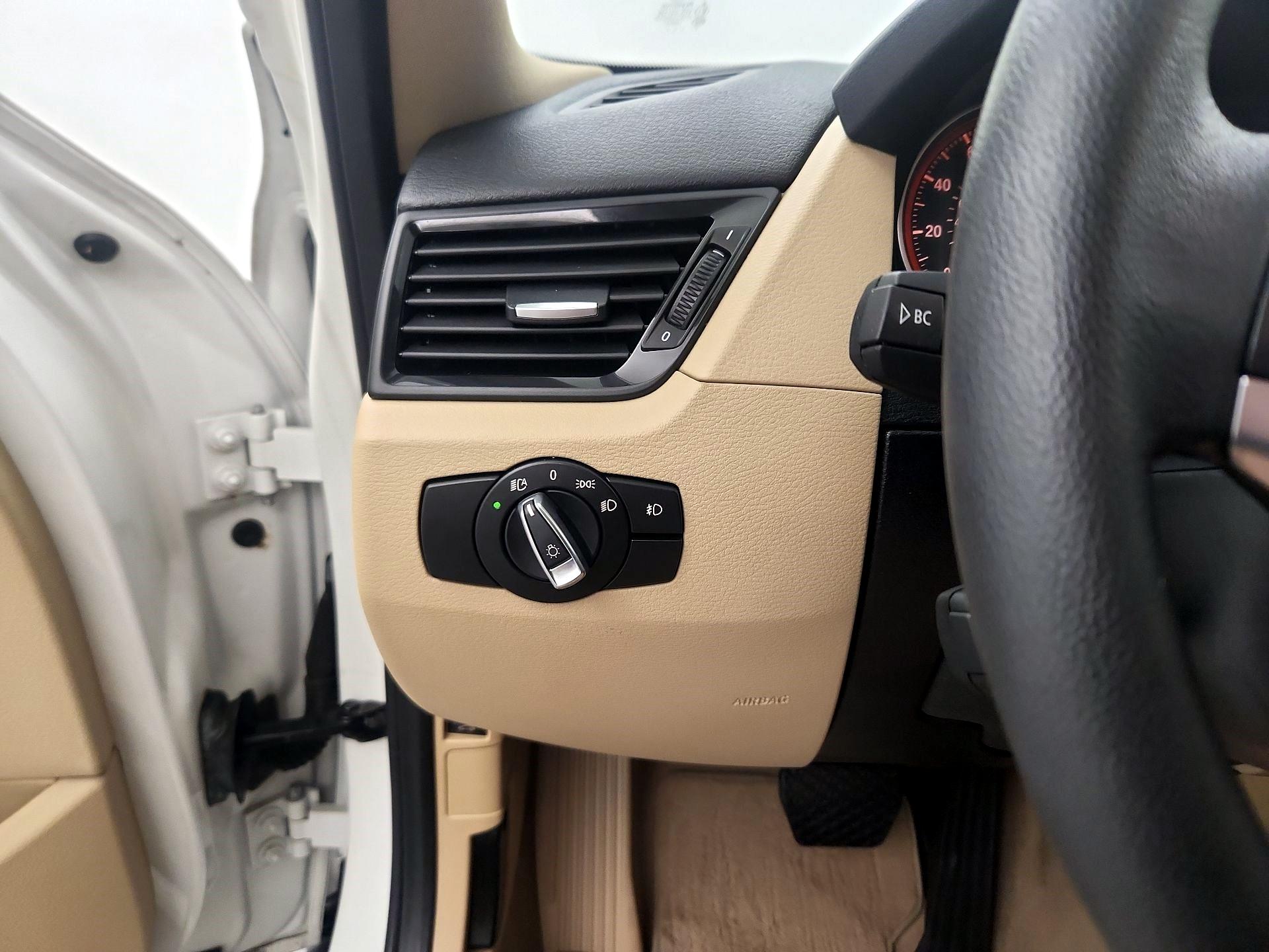 Thumbnail: 2015 BMW X1 - 11