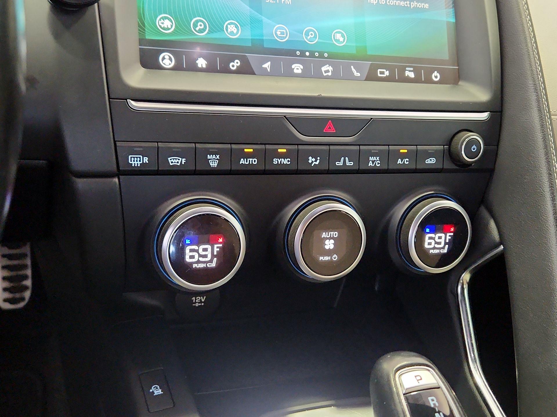 Thumbnail: 2020 Jaguar E-Pace - 16