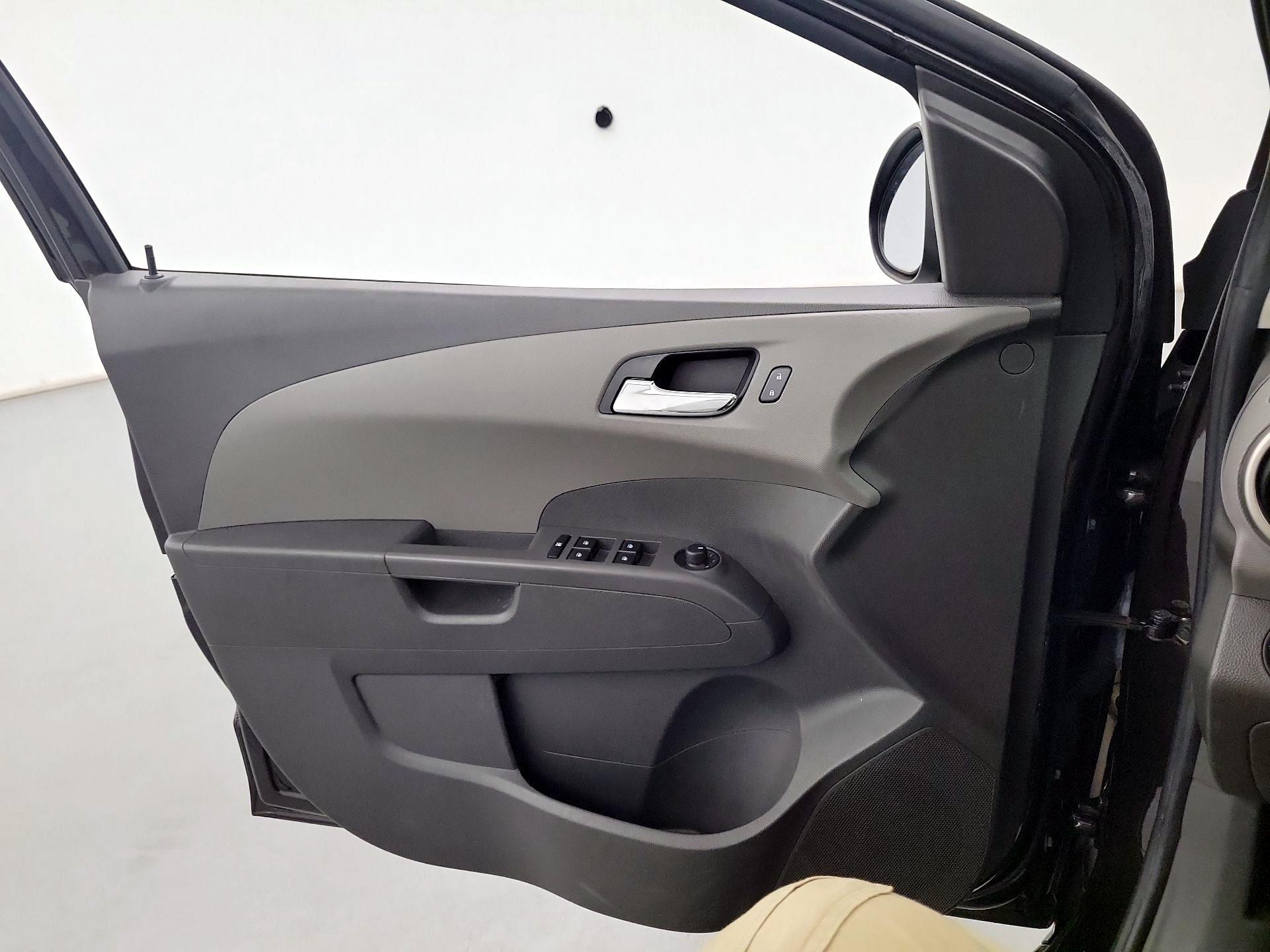 Thumbnail: 2015 Chevrolet Sonic - 10