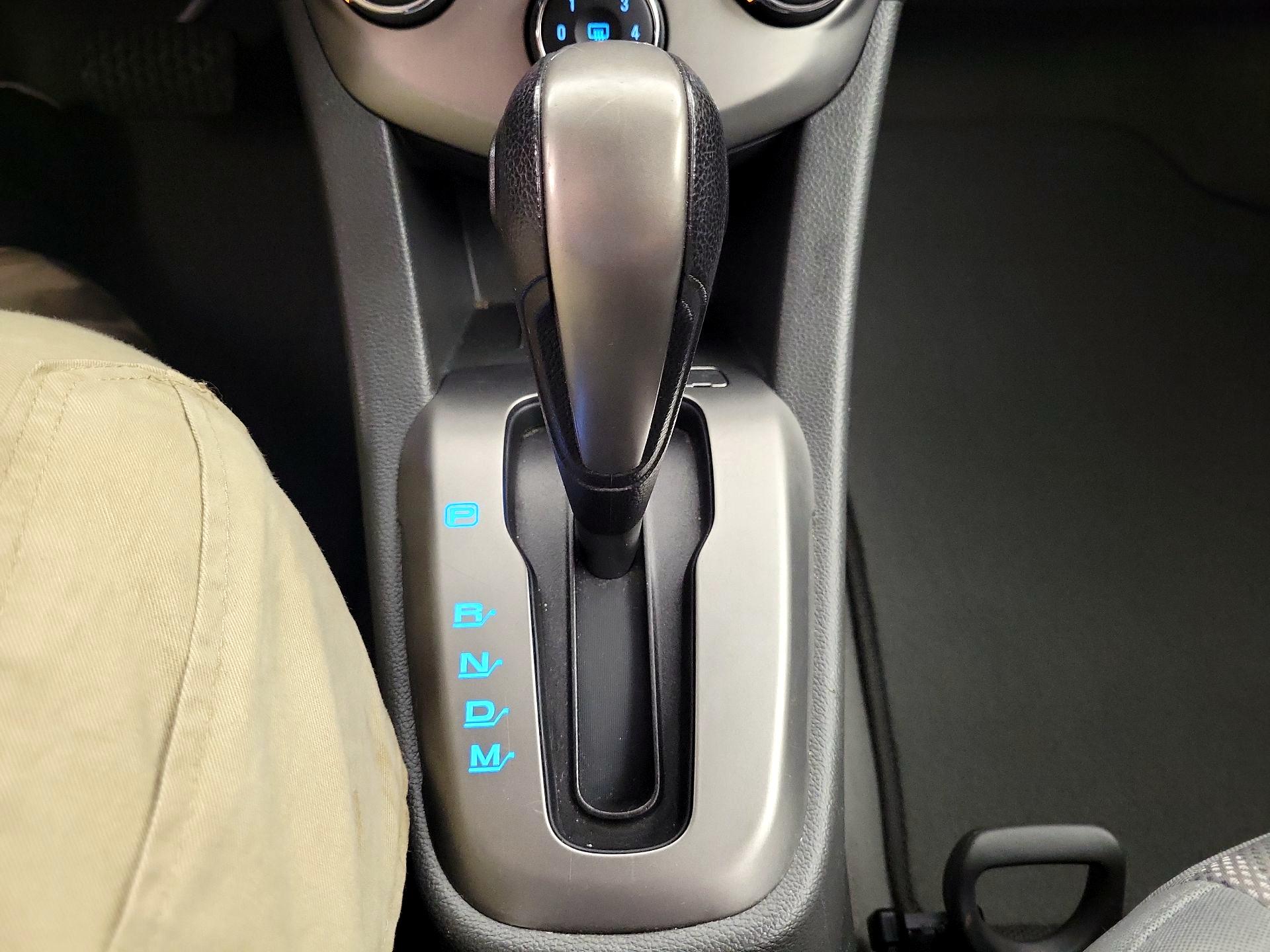Thumbnail: 2015 Chevrolet Sonic - 14