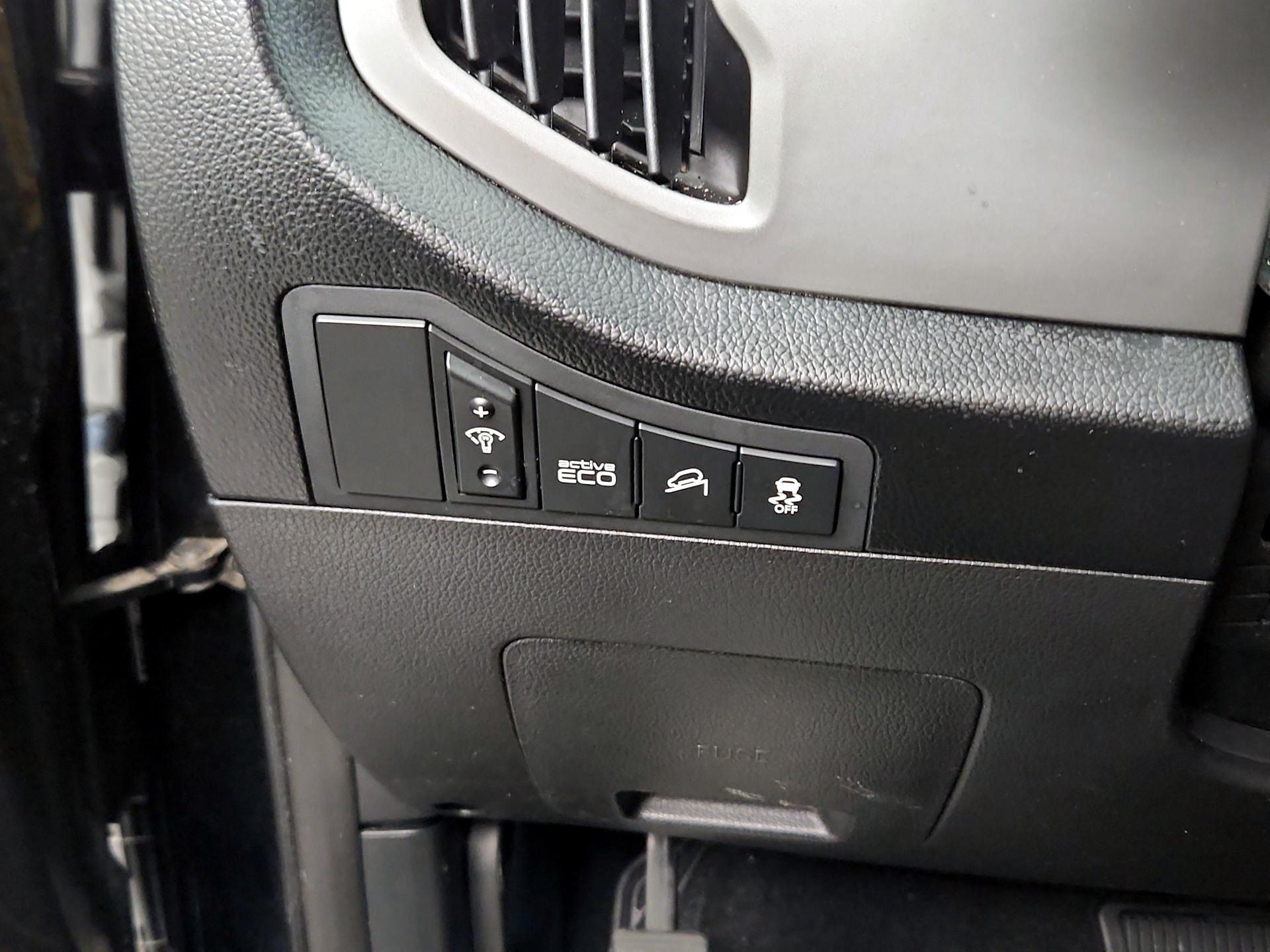 Thumbnail: 2016 Kia Sportage - 11