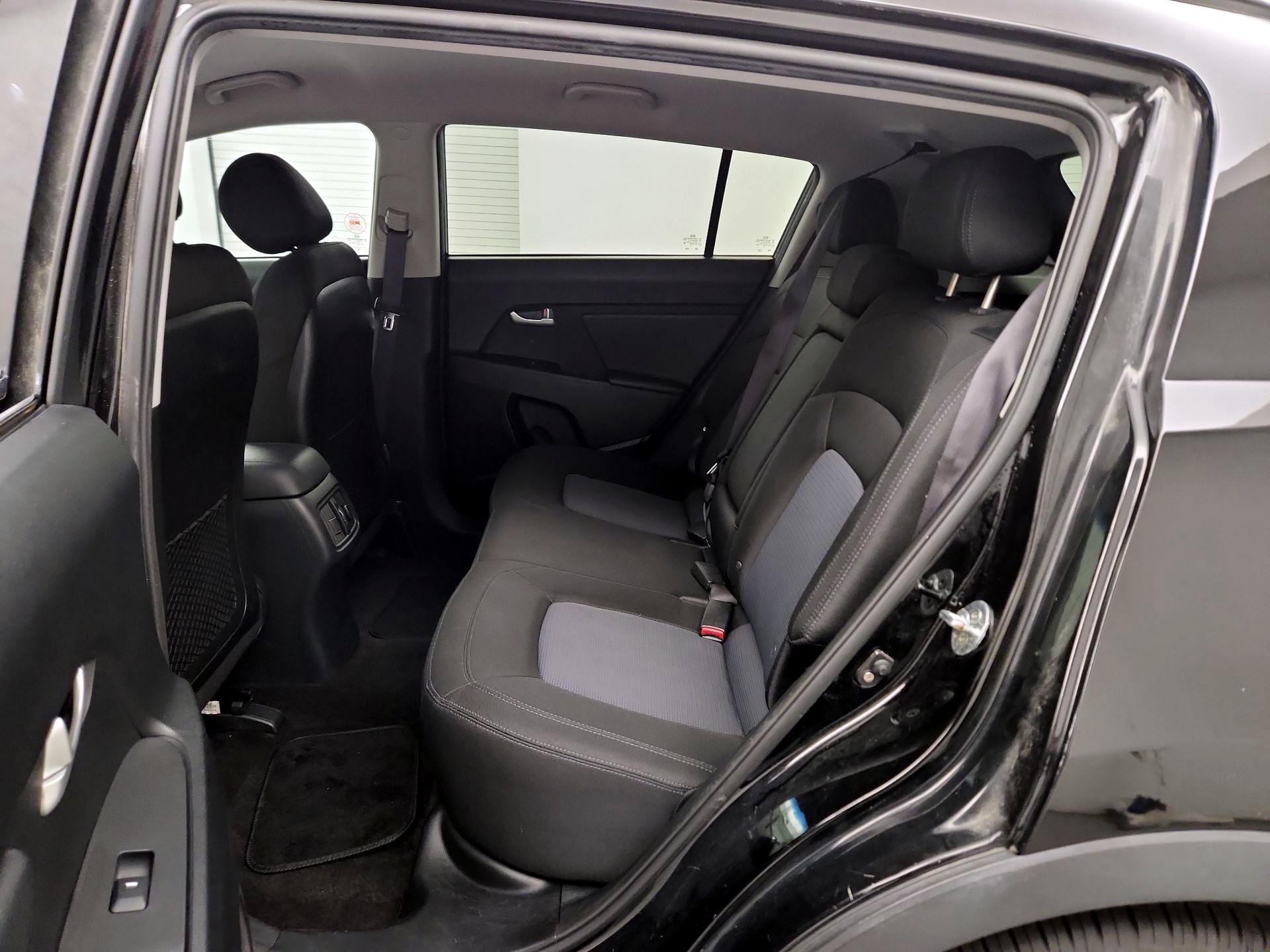 Thumbnail: 2016 Kia Sportage - 17