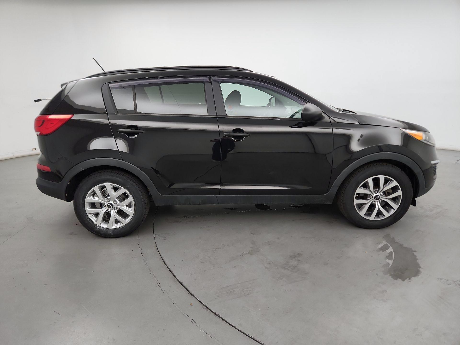 Thumbnail: 2016 Kia Sportage - 4