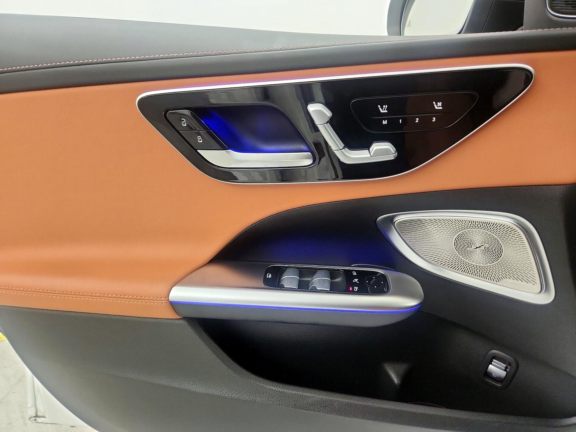 Thumbnail: 2023 Mercedes-Benz C-Class - 12
