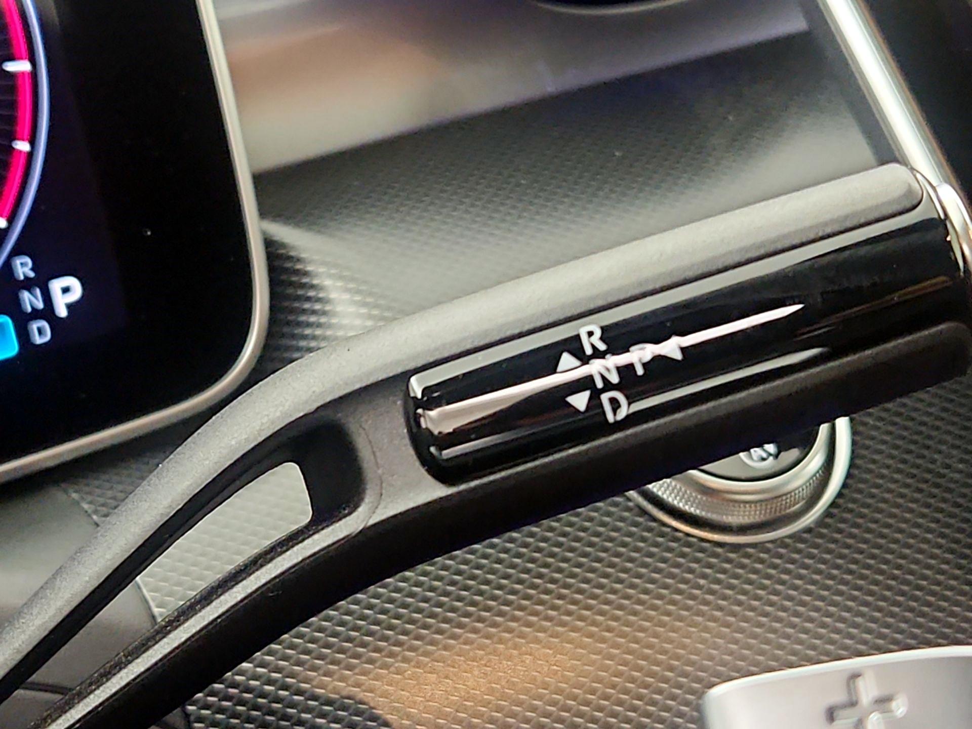 Thumbnail: 2023 Mercedes-Benz C-Class - 17