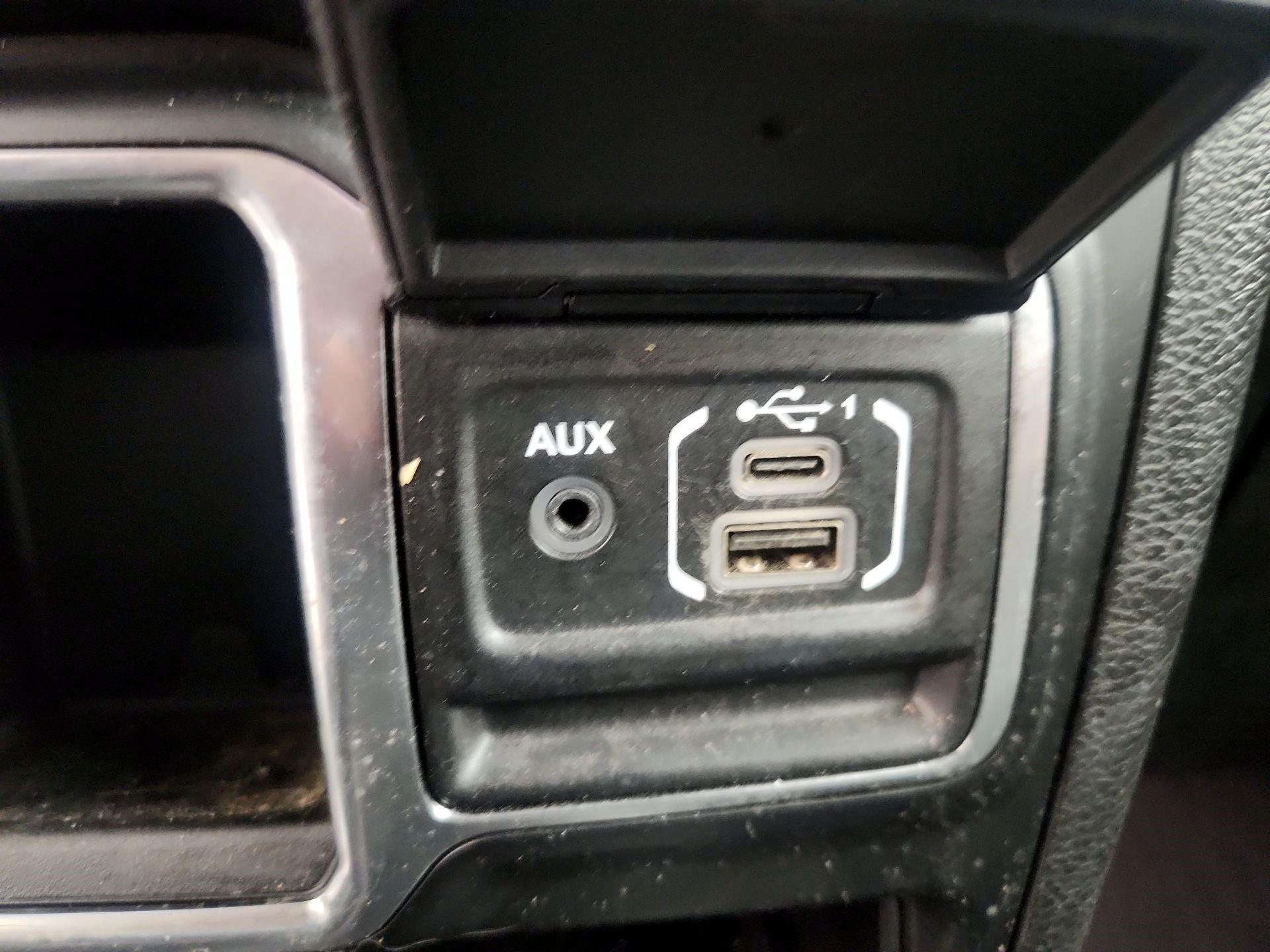 Thumbnail: 2022 Jeep Wrangler - 17