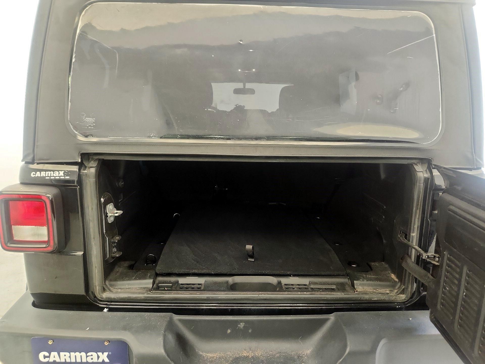 Thumbnail: 2022 Jeep Wrangler - 19