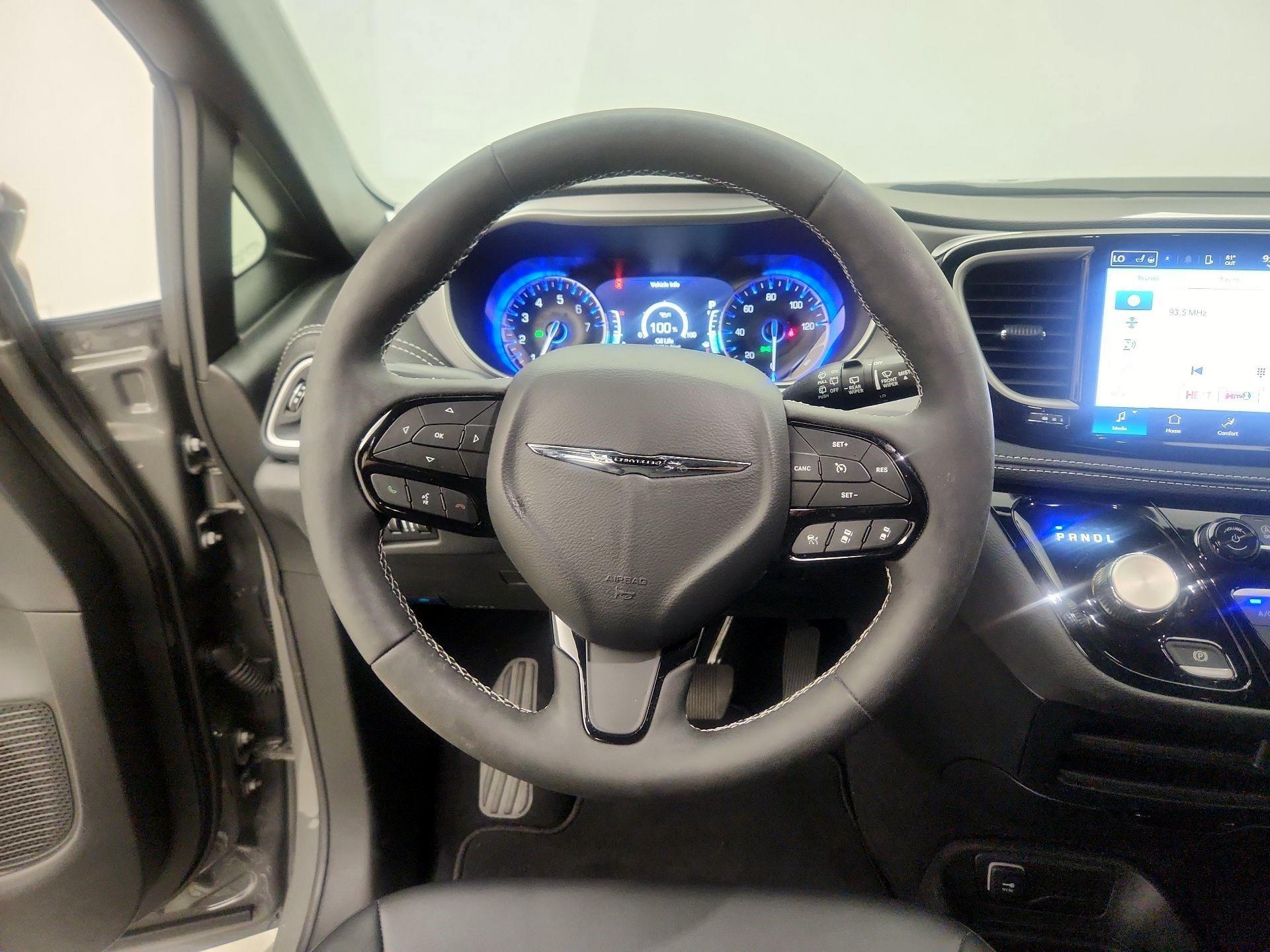 Thumbnail: 2024 Chrysler Pacifica - 10