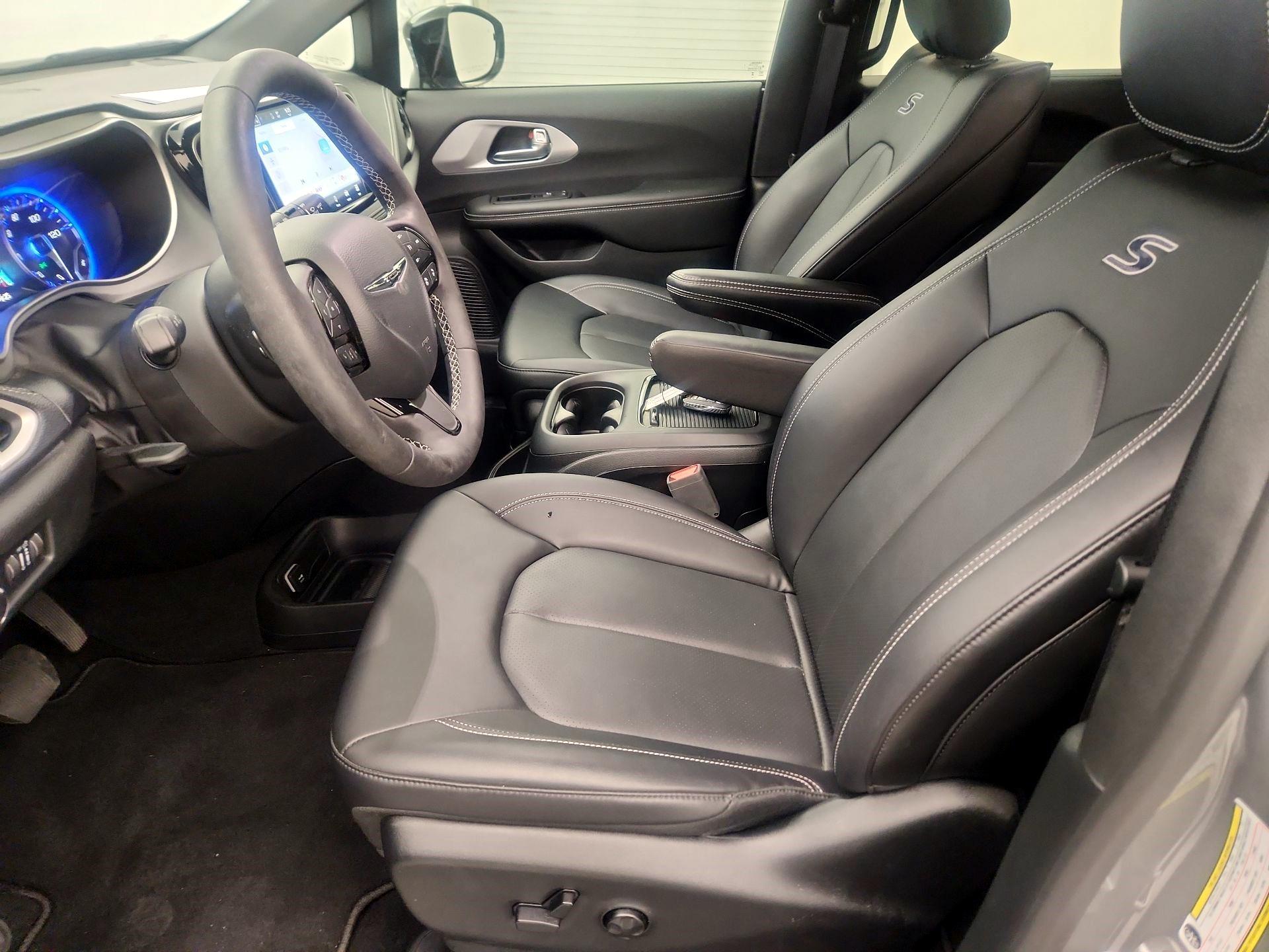 Thumbnail: 2024 Chrysler Pacifica - 11