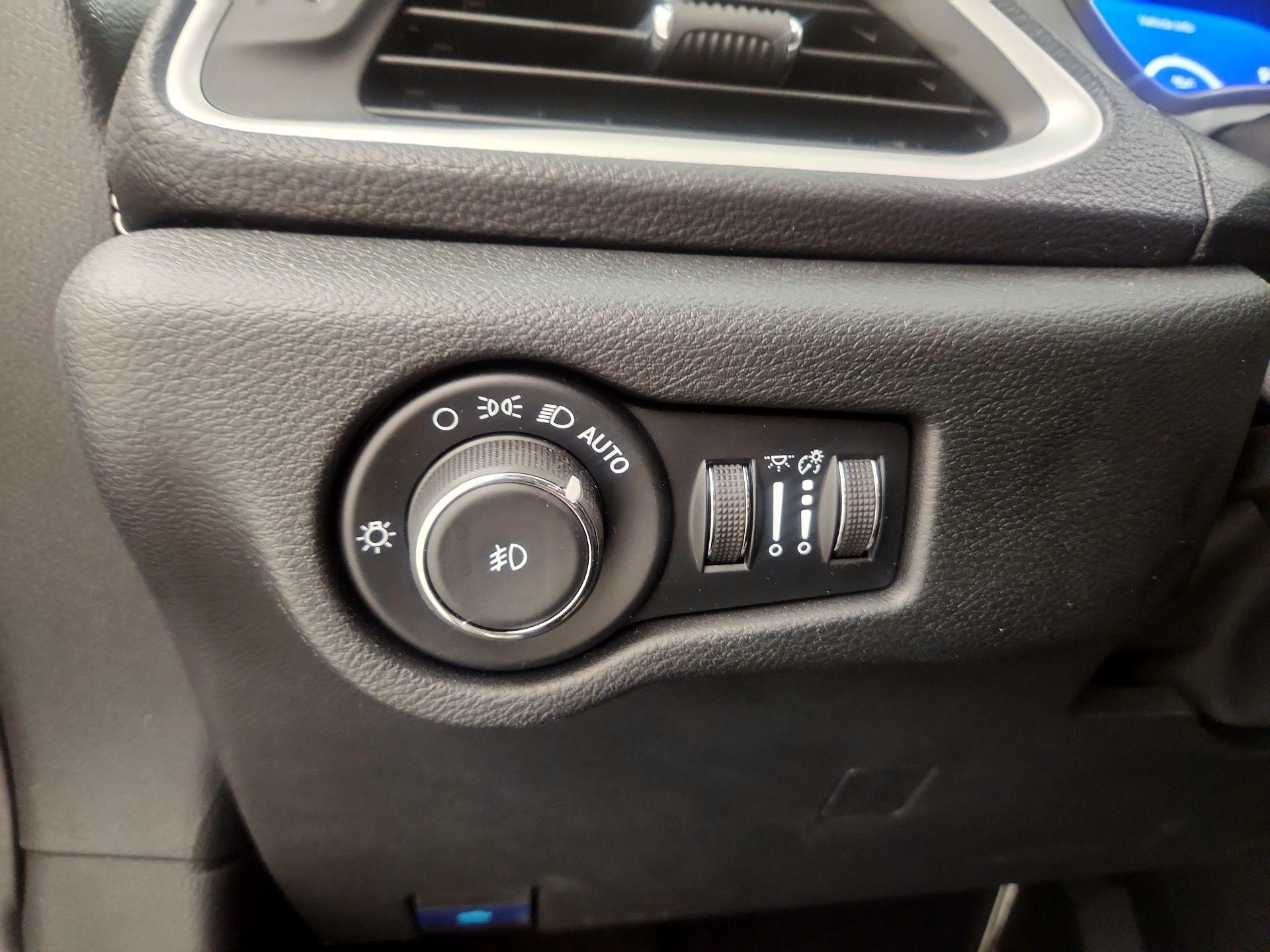 Thumbnail: 2024 Chrysler Pacifica - 13