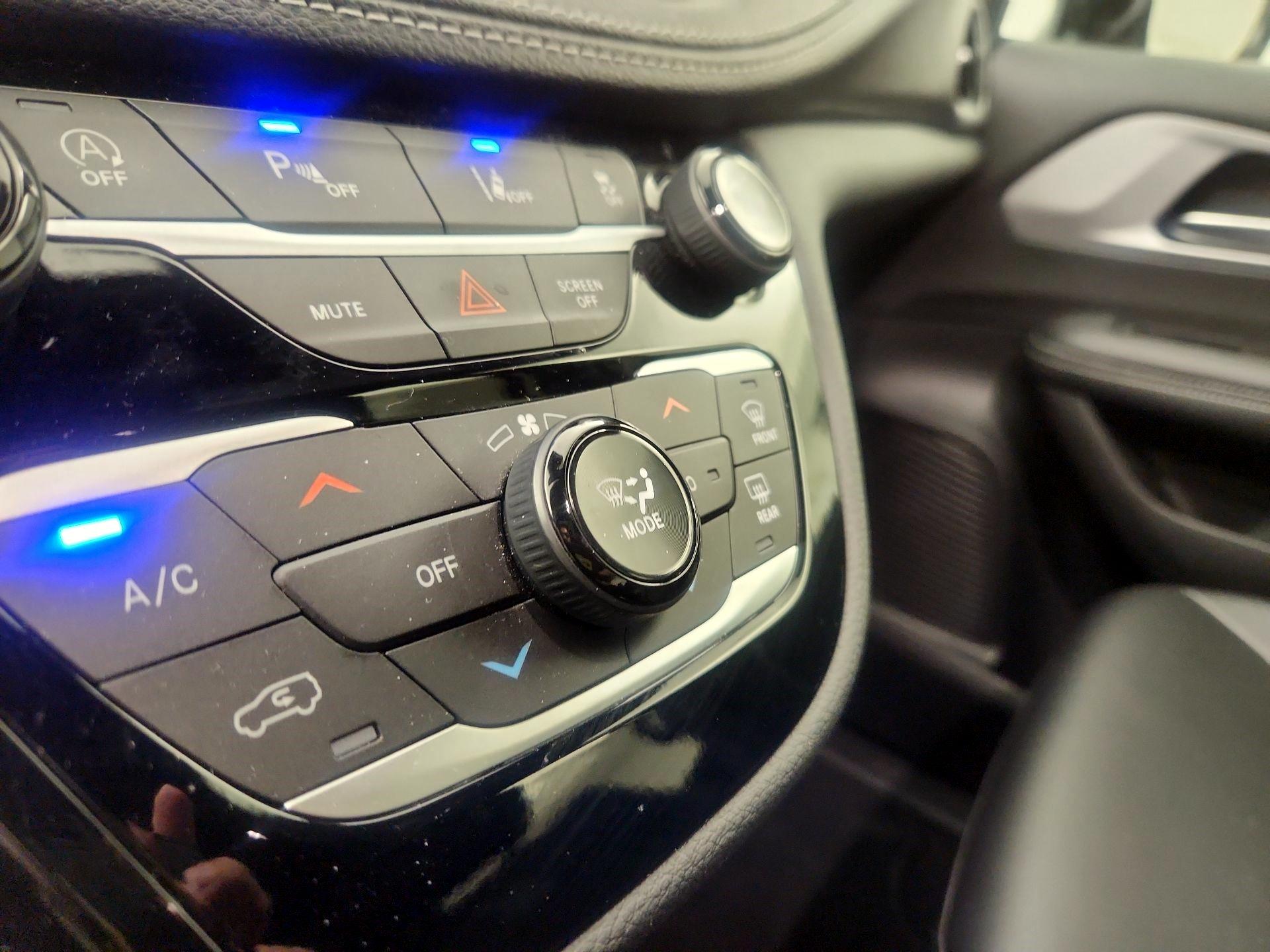 Thumbnail: 2024 Chrysler Pacifica - 16