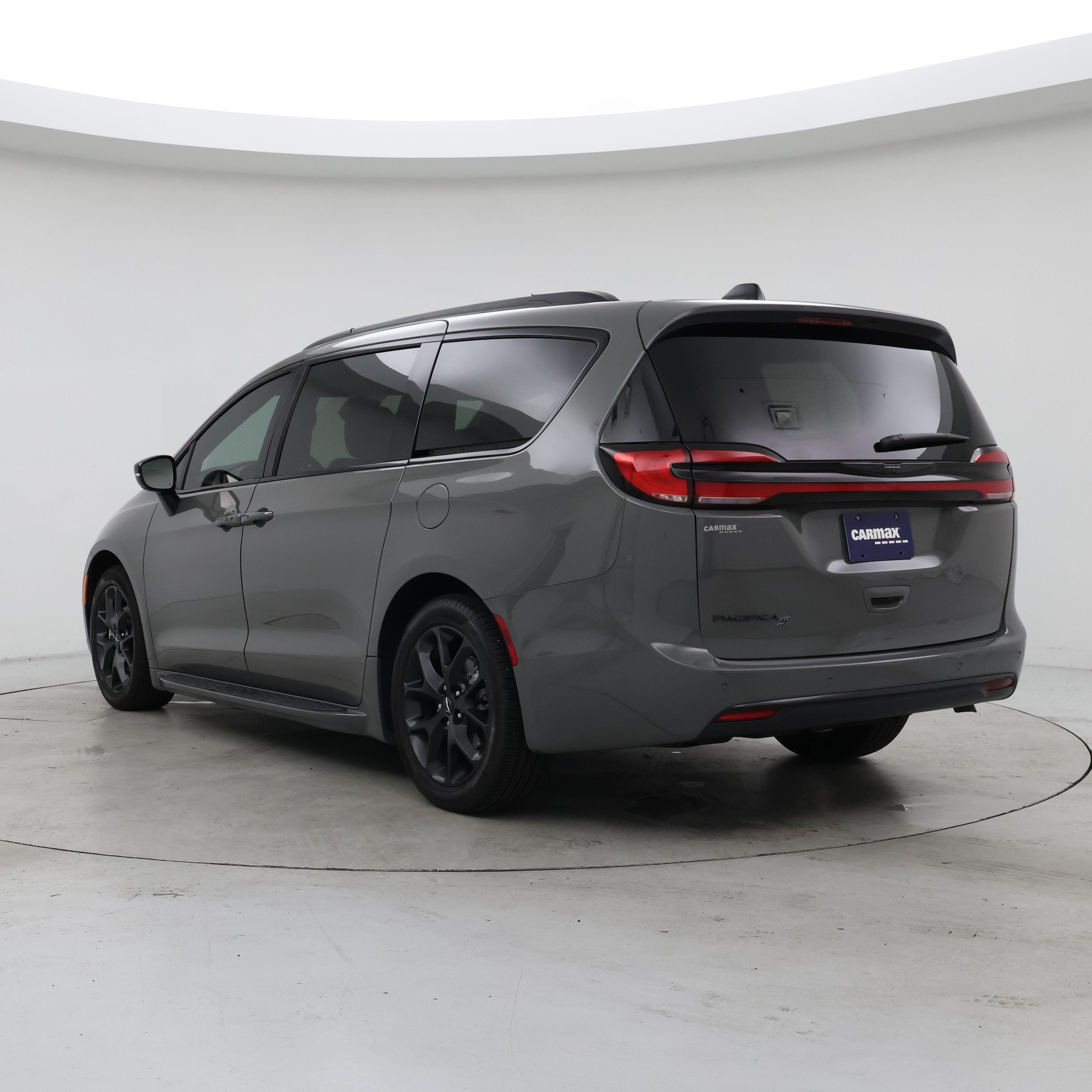 Thumbnail: 2024 Chrysler Pacifica - 2